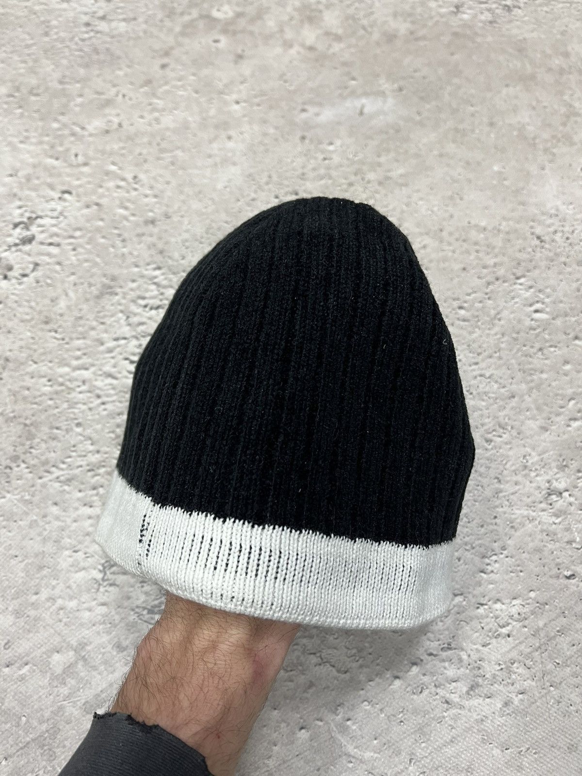 Diesel × Vintage #RARe💣💣 Diesel Black gold Y2K Style Beanie Logo Hat Size ONE SIZE - 2 Thumbnail