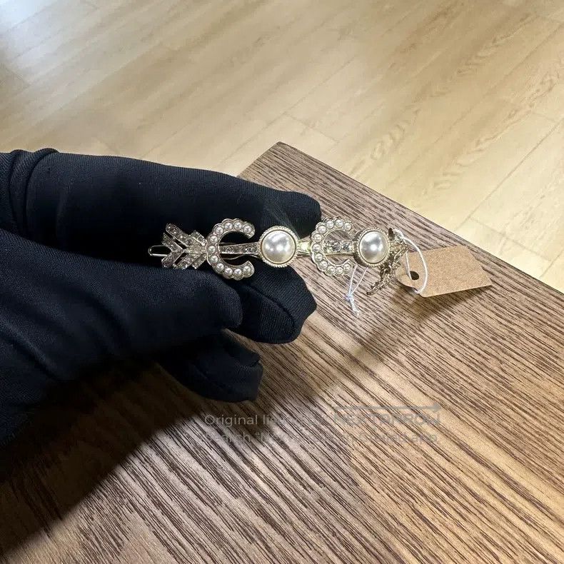 Chanel Chanel Golden Arrow Pearl Diamond Hair Clip Size ONE SIZE - 5 Thumbnail