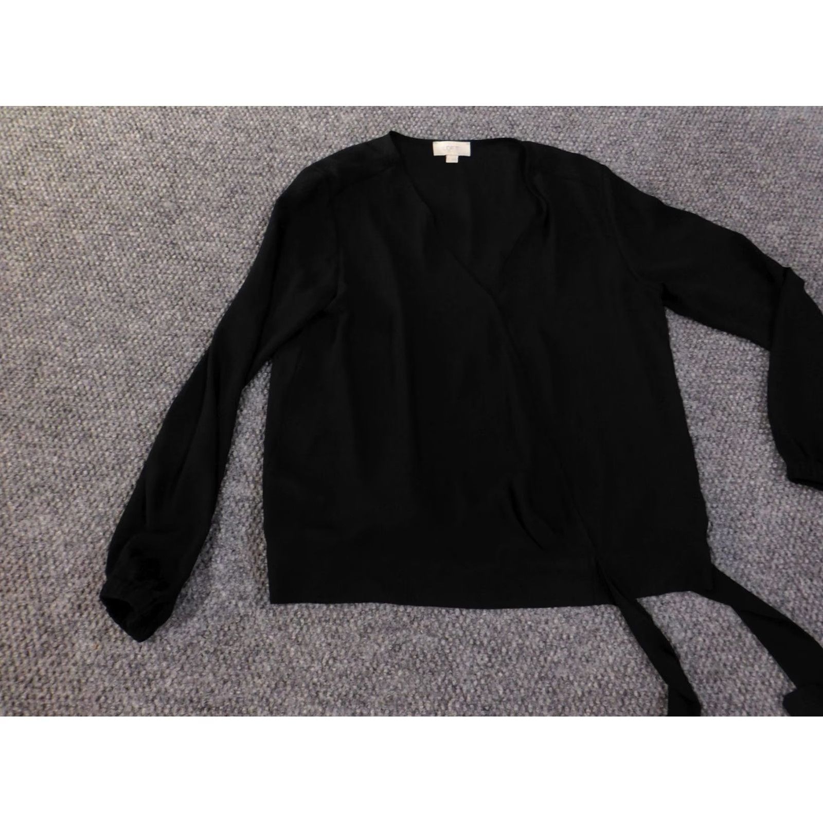 Ann Taylor Ann Taylor Loft Blouse Shirt Womens S Black Polyester Round Neck Long Sleeve Pullover Casual Casual Sleeve Regular Breathable Size S / US 4 / IT 40 - 3 Thumbnail