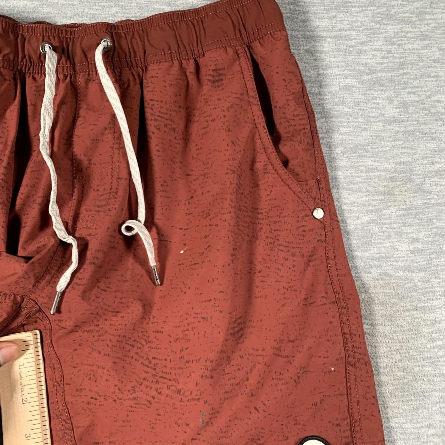 Vuori Vuori Swim Shorts Mens Medium Red Solid Elastic Waist Drawstring Trunks Pockets Size US 31 - 7 Thumbnail