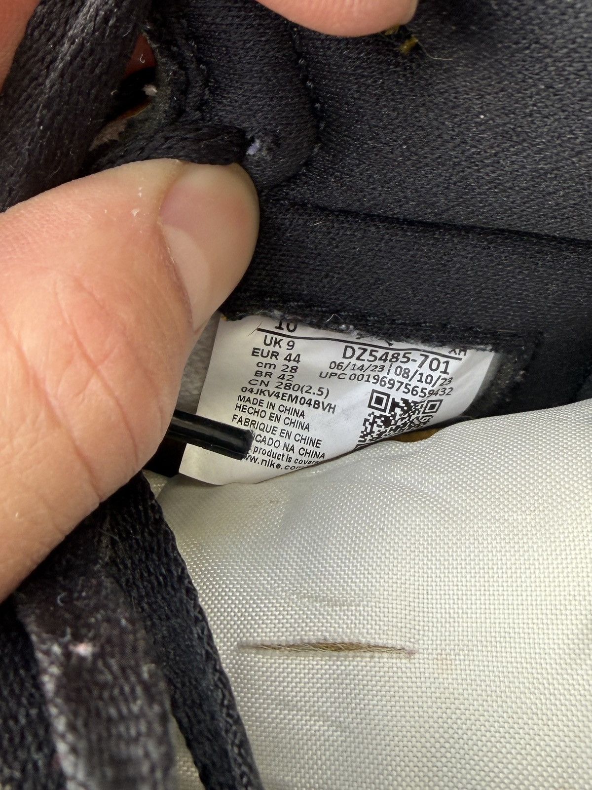 Jordan Brand Jordan 1 Retro High Yellow Ochre Size US 10 / EU 43 - 7 Thumbnail