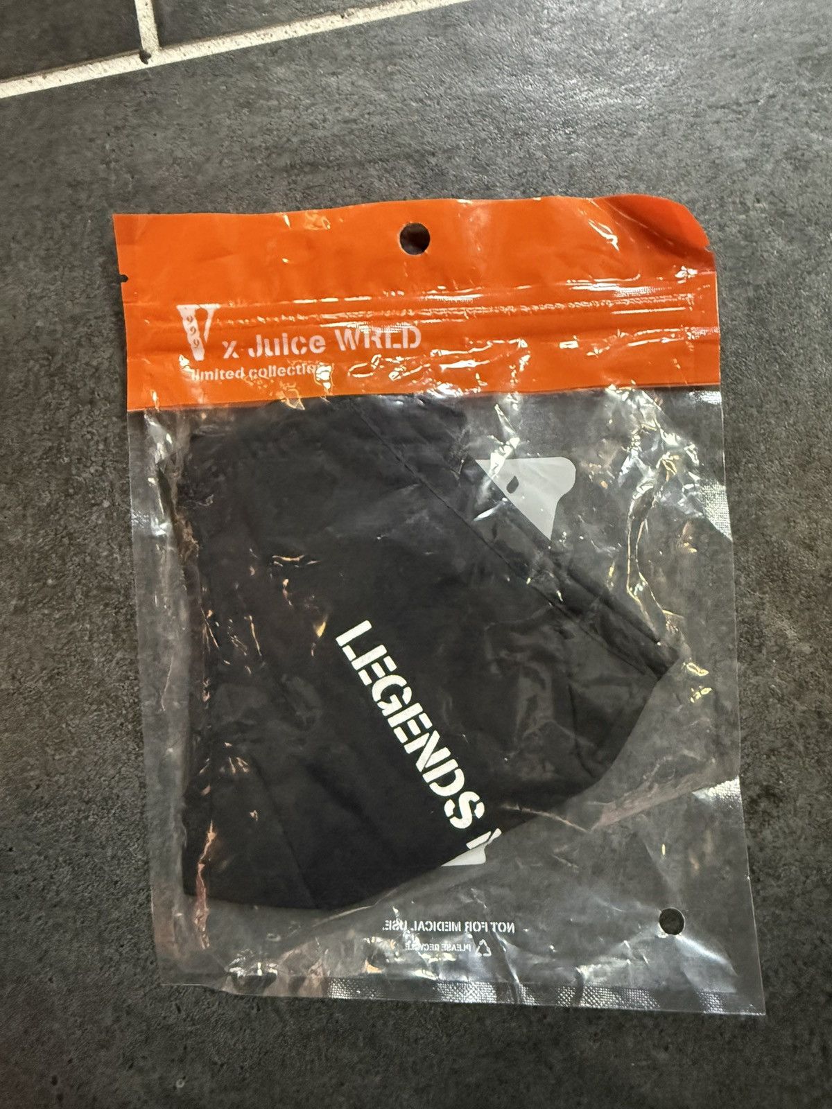 Vlone Juice WoRLD X VLONE Legends Never Die Face Mask Size ONE SIZE - 3 Thumbnail
