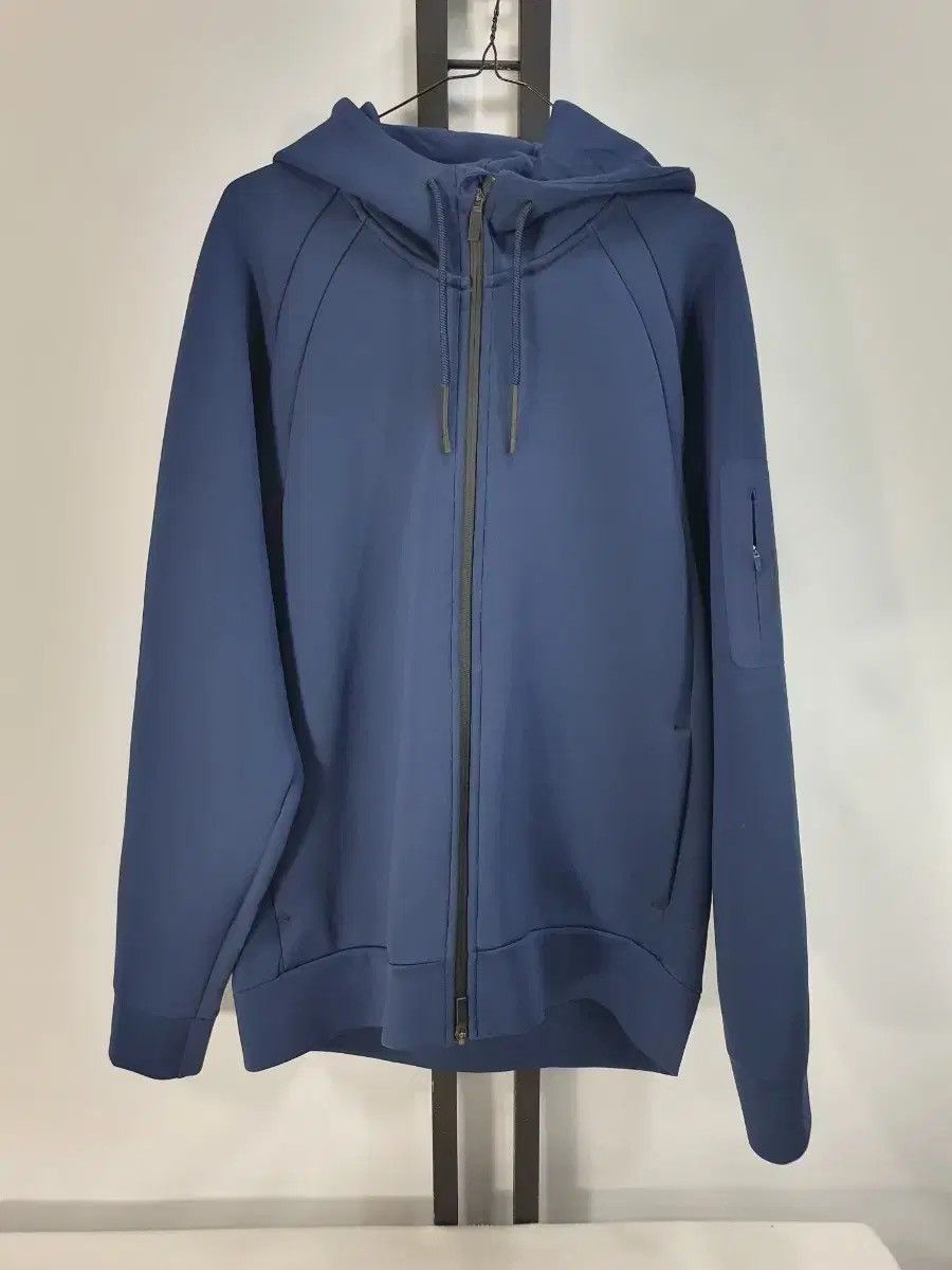 Other Jordan Flight Tech Shield Hoodie Jacket Navy L 883983-410 Size US L / EU 52-54 / 3 - 3 Thumbnail