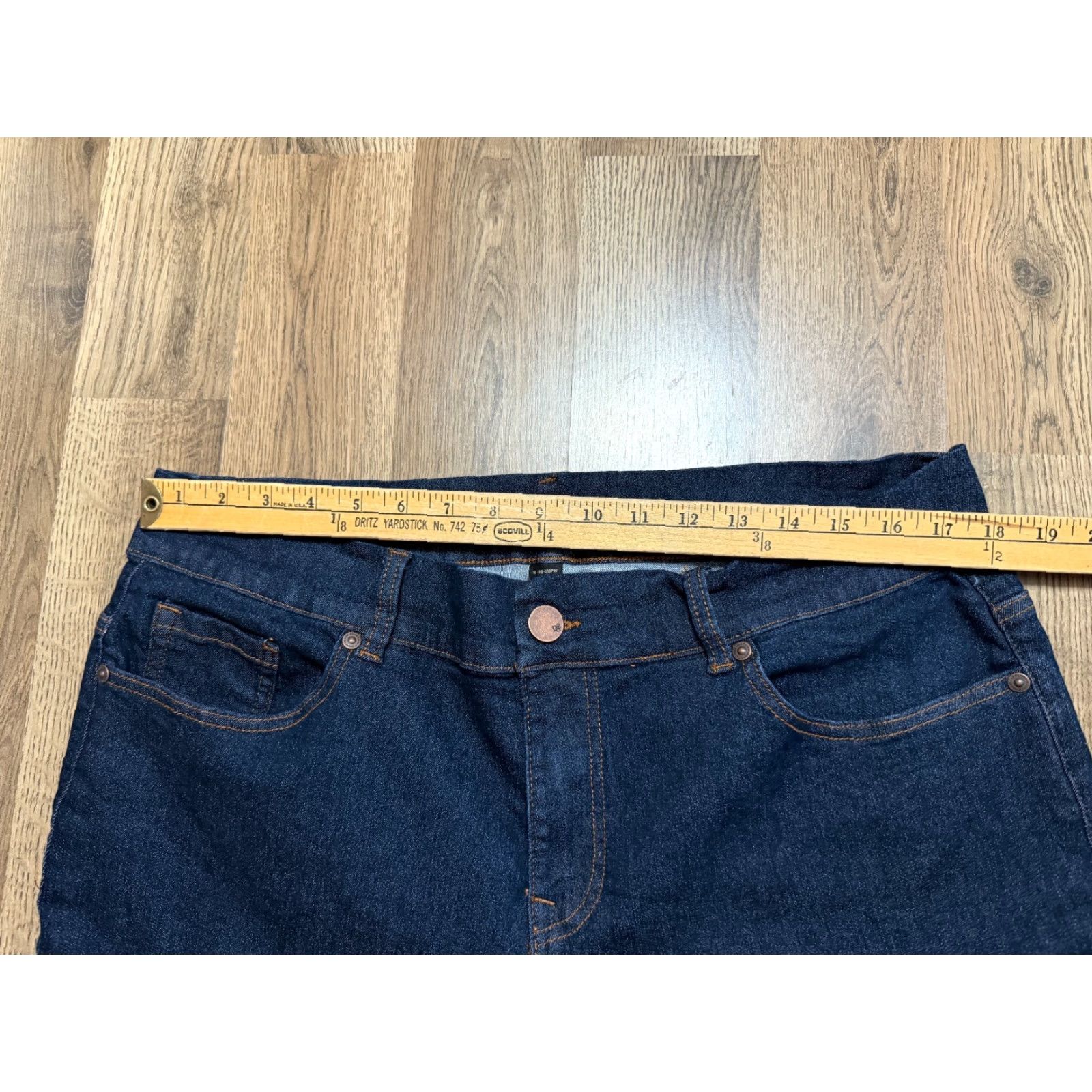 Vintage DG2 Jeans Women's Plus Size 20W Denim Skinny Dark Wash Jeans 5-Pocket Stretch High Rise Blue Womens Size 42" / US 20 - 7 Thumbnail