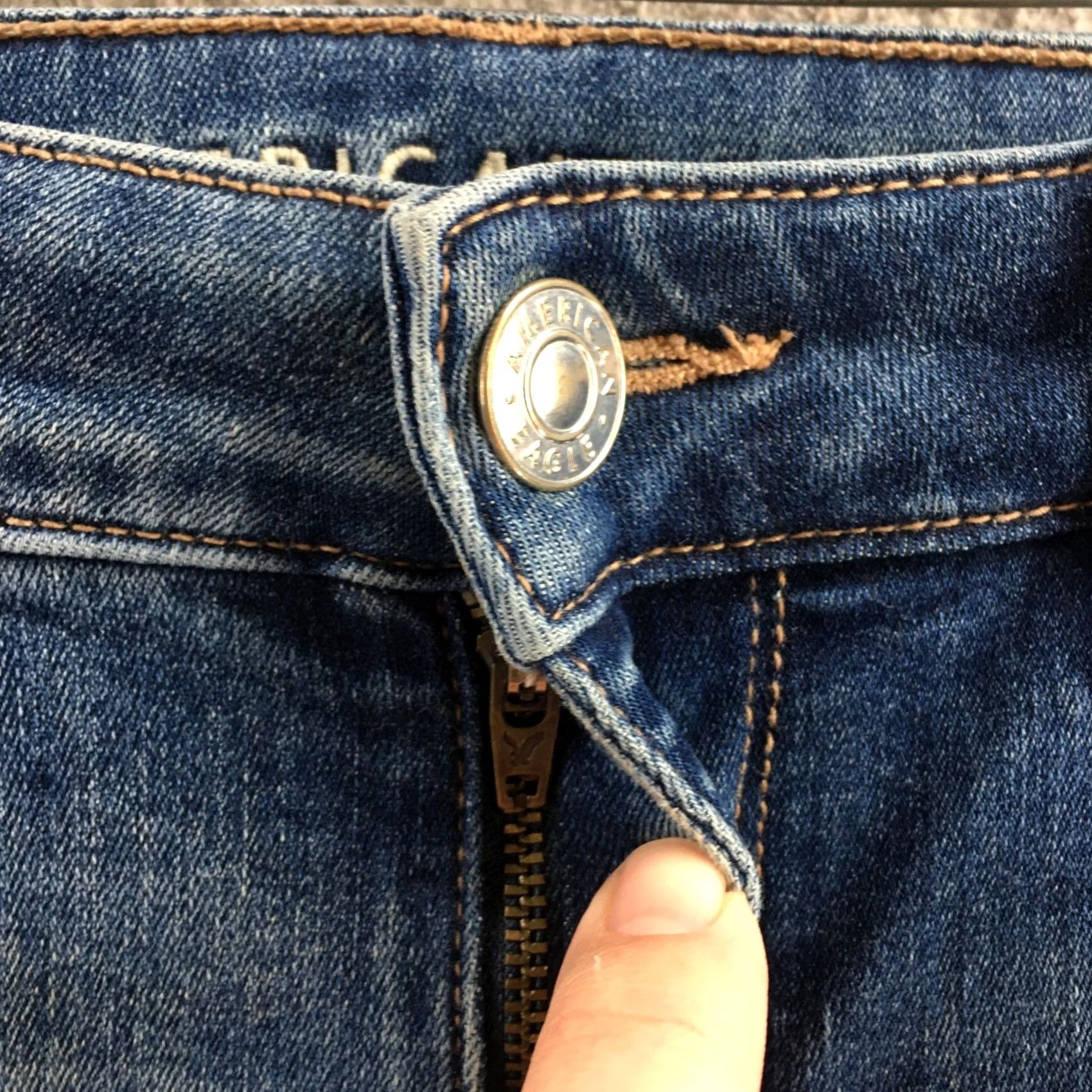 American Eagle Outfitters American Eagle Outfitters Jeans Womens 12 Blue Denim Mid Rise Zip 32X29 Tapered 5-Pocket Mens Womens Girls Size 34" / US 12 / IT 48 - 4 Thumbnail