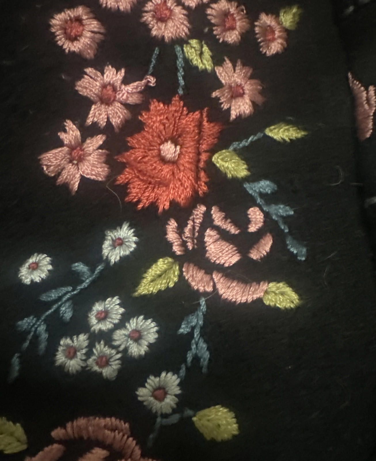 Neiman Marcus Neiman Marcus Cashmere Black Embroidered Jacket SzS Size S / US 4 / IT 40 - 6 Thumbnail