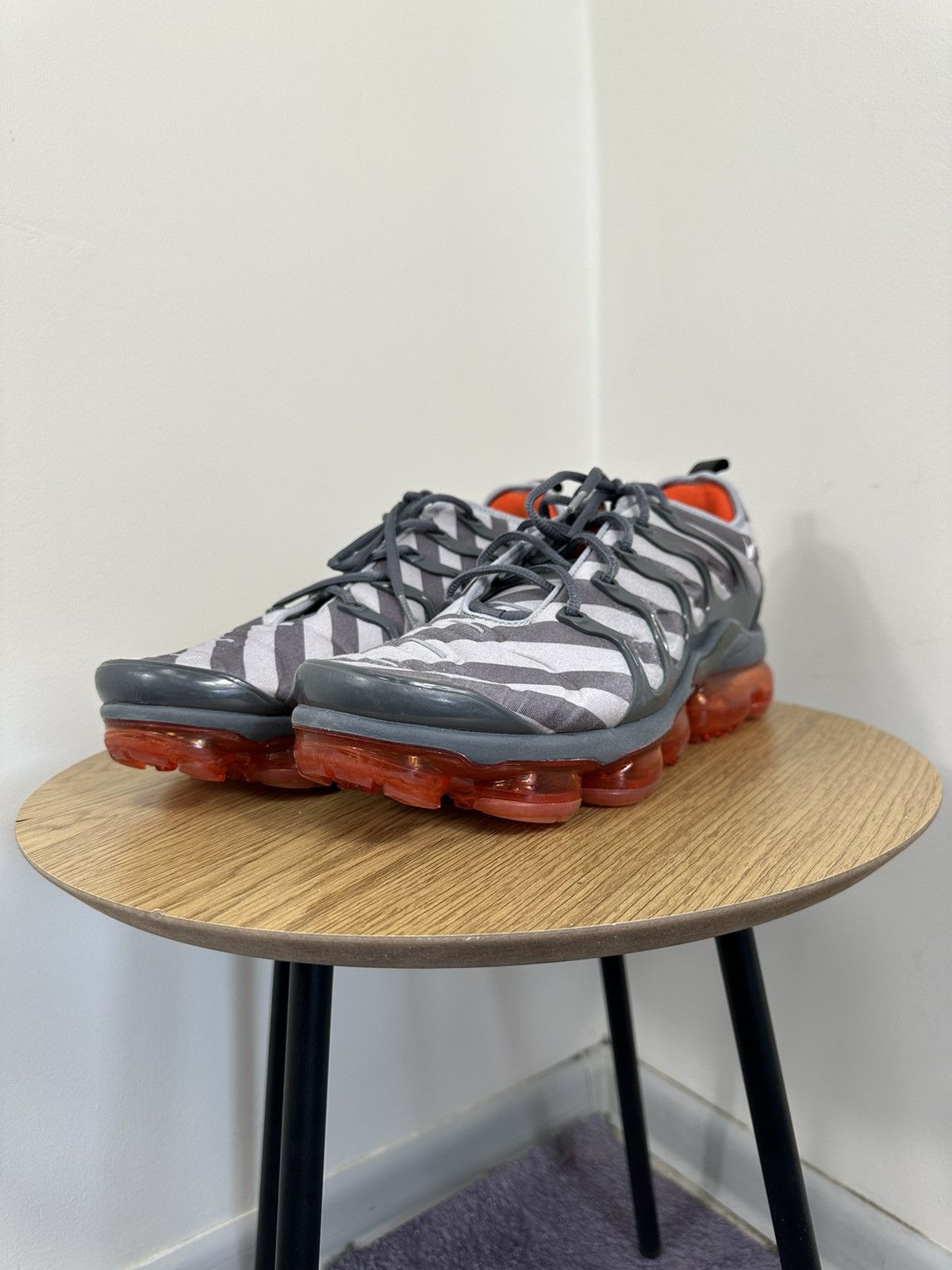 Nike Nike Air VaporMax Plus Wolf Grey Striped Sneakers Shoes Size US 12 / EU 45 - 2 Thumbnail