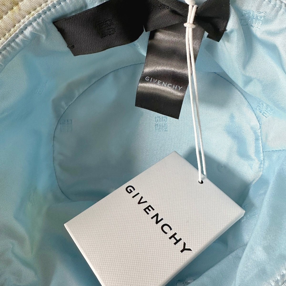 Givenchy Givenchy NWT Lemon Print Silk Bucket Hat, Sky Blue, Size 56 Size ONE SIZE - 7 Thumbnail