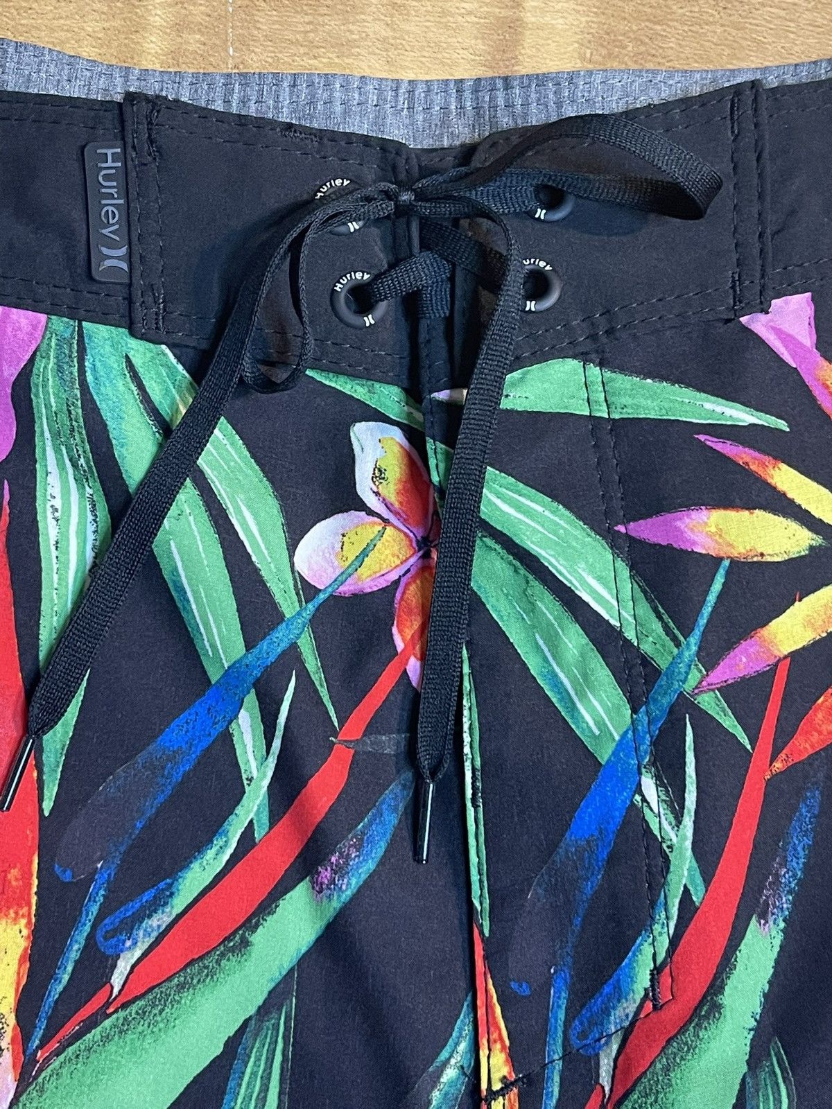 Hurley Hurley Men Swimwear 36 Floral Hawaiian Board Shorts Surf 7” Size US 36 / EU 52 - 2 Thumbnail