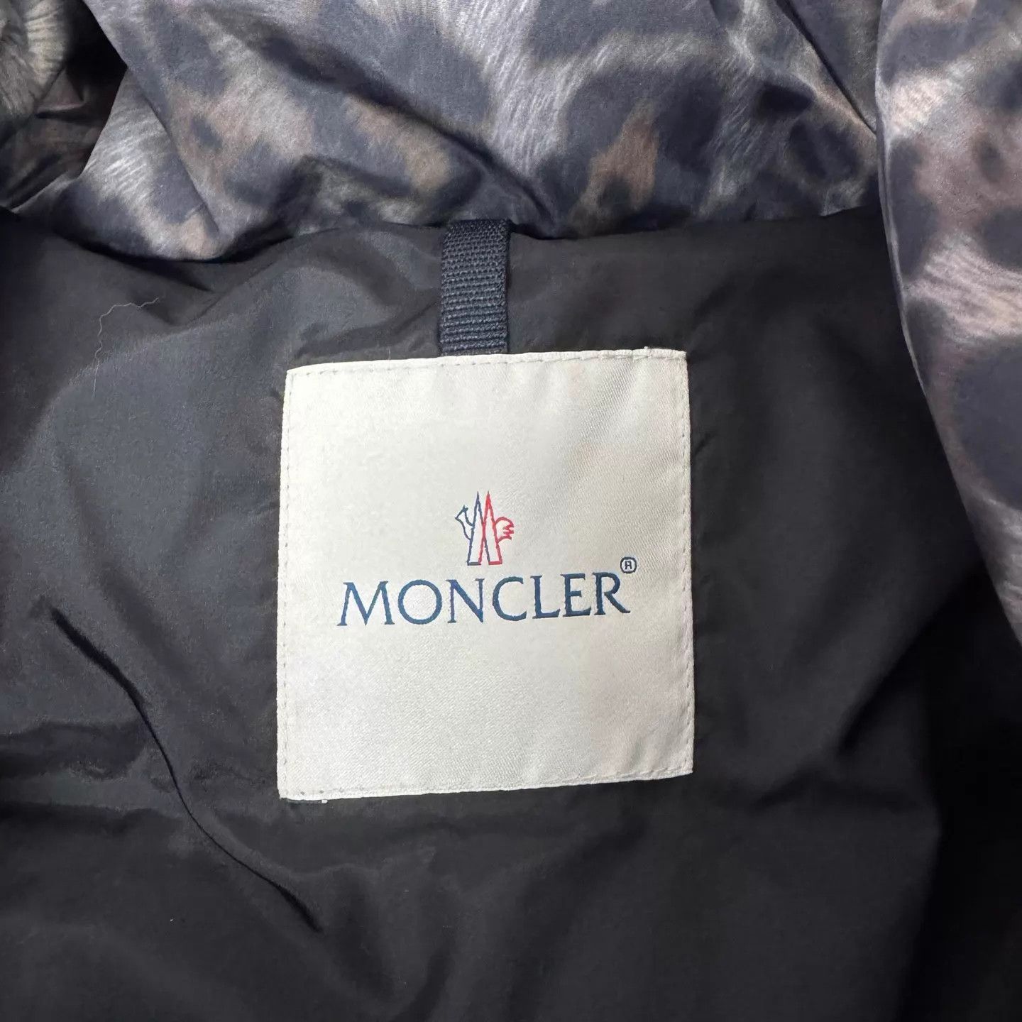 Moncler Moncler Leopard Print Panelled Down Jacket 0 99 New Size XS / US 0-2 / IT 36-38 - 5 Thumbnail