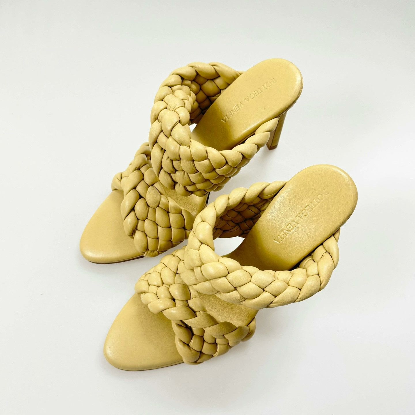 Bottega Veneta Bv Milk Yellow Woven Heels Size US 7 / IT 37 - 1 Thumbnail