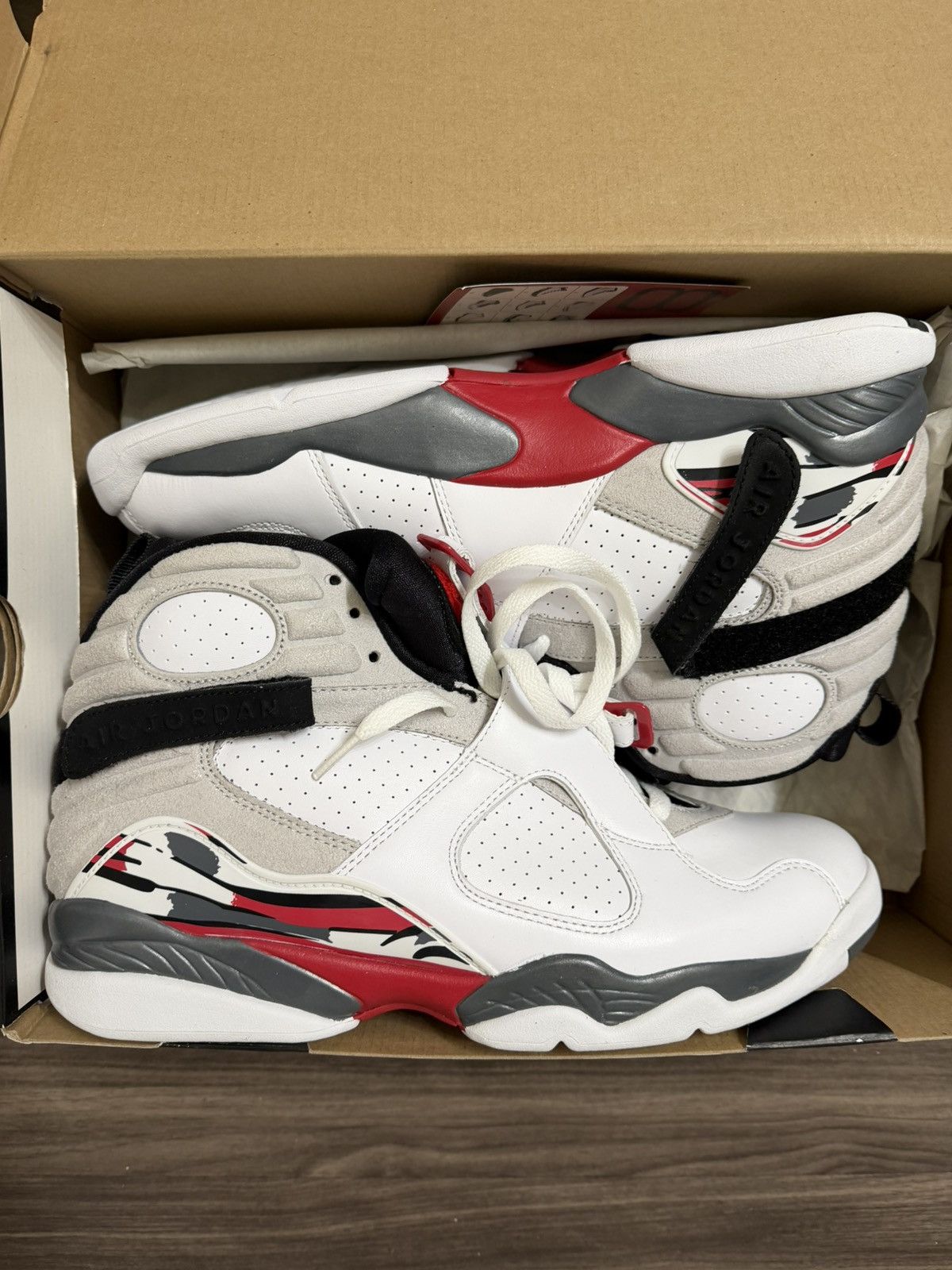 Jordan Brand Jordan 8 Bugs Bunny ‘2013’ Size US 11.5 / EU 44-45 - 1 Thumbnail
