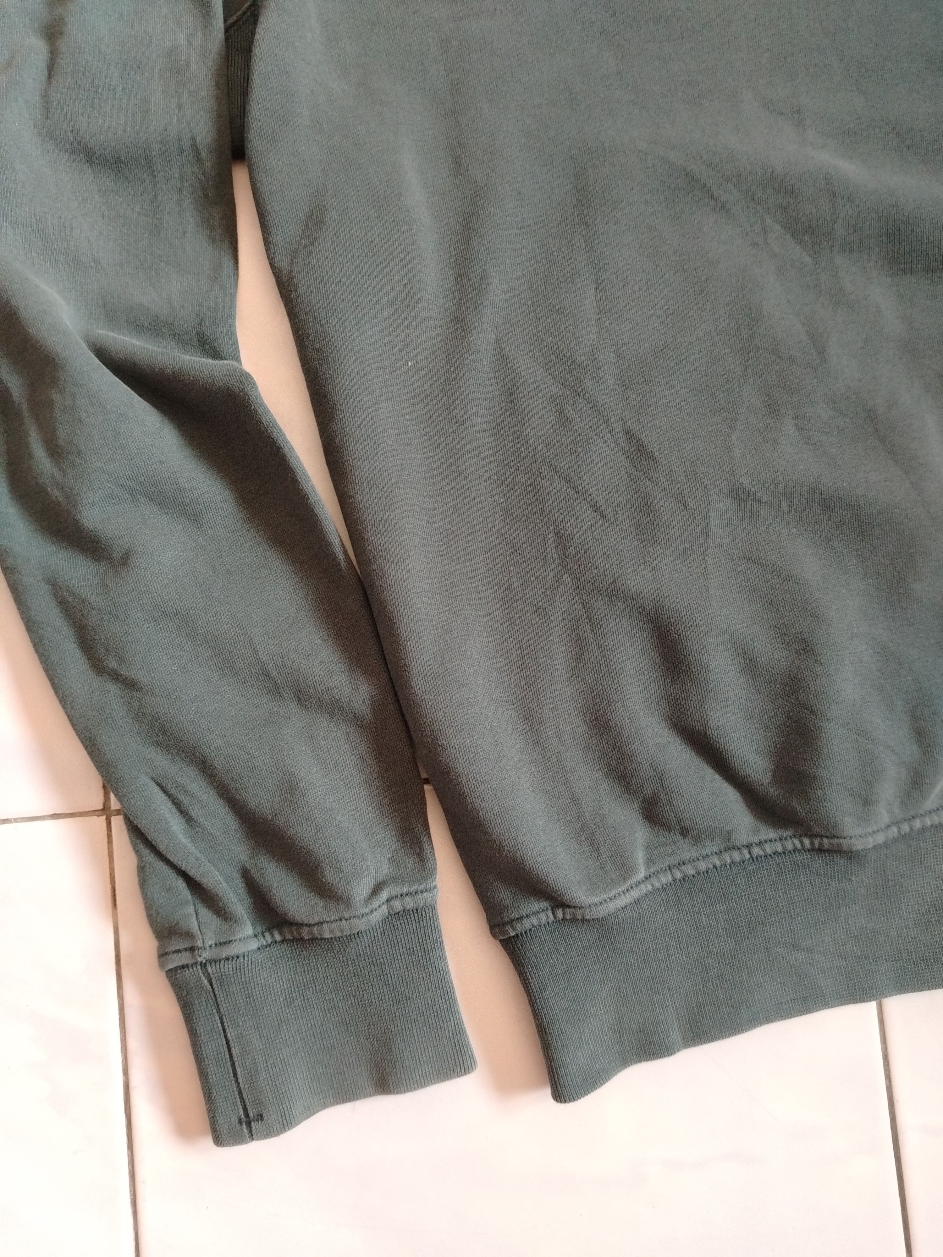 Stone Island Garment Dyed Crewneck Sweatshirt (Olive) Description Size US XL / EU 56 / 4 - 3 Thumbnail