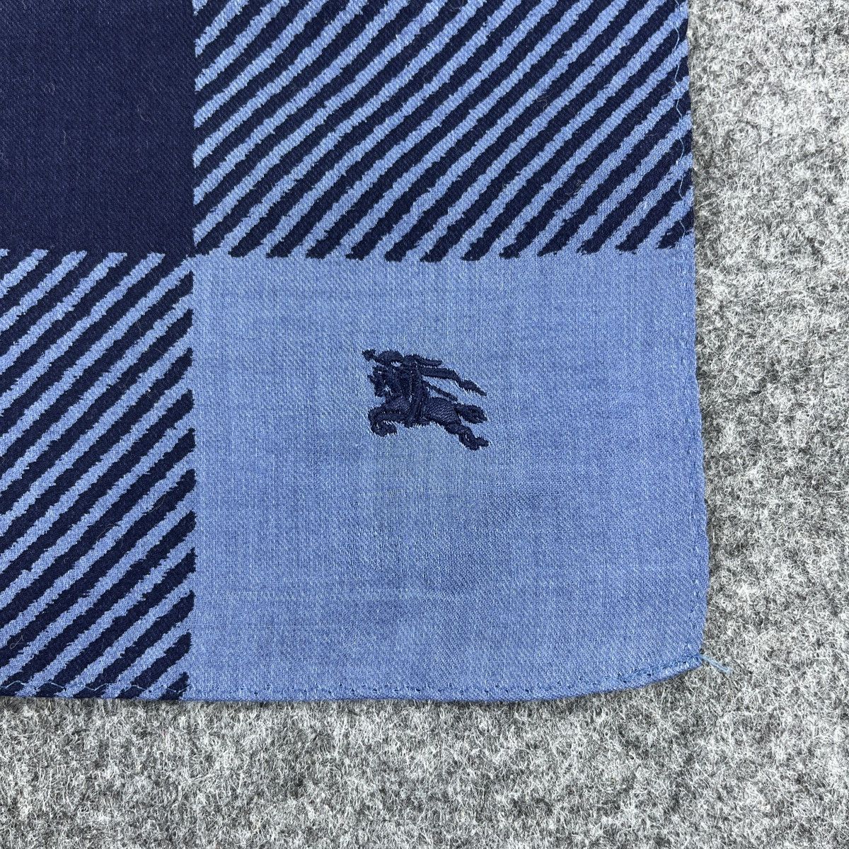 Burberry Burberrys Handkerchief / Bandana / Neckerchief B616 Size ONE SIZE - 2 Thumbnail