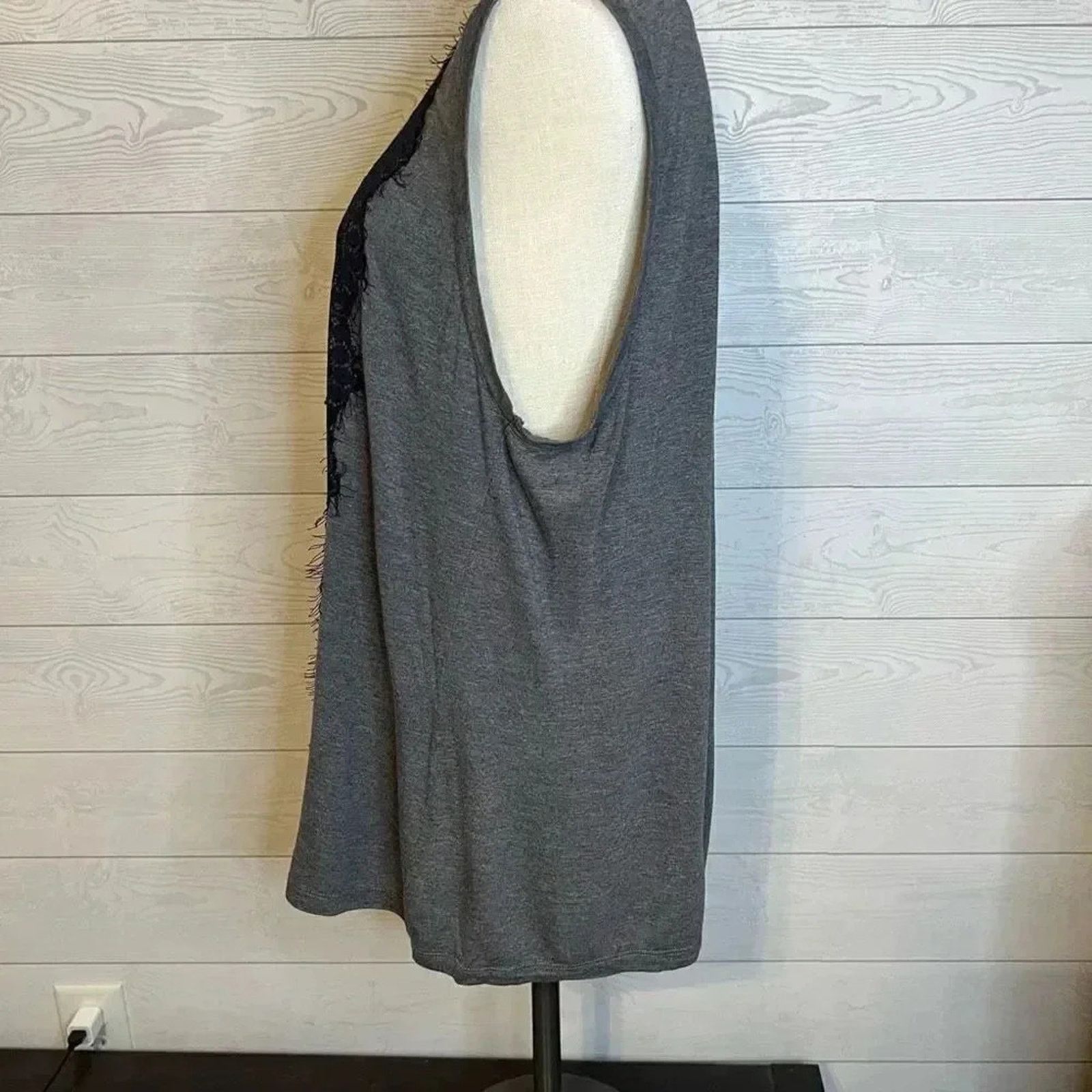 Loft LOFT heather gray tank top with black eyelash lace Size XL Size XL / US 12-14 / IT 48-50 - 3 Thumbnail