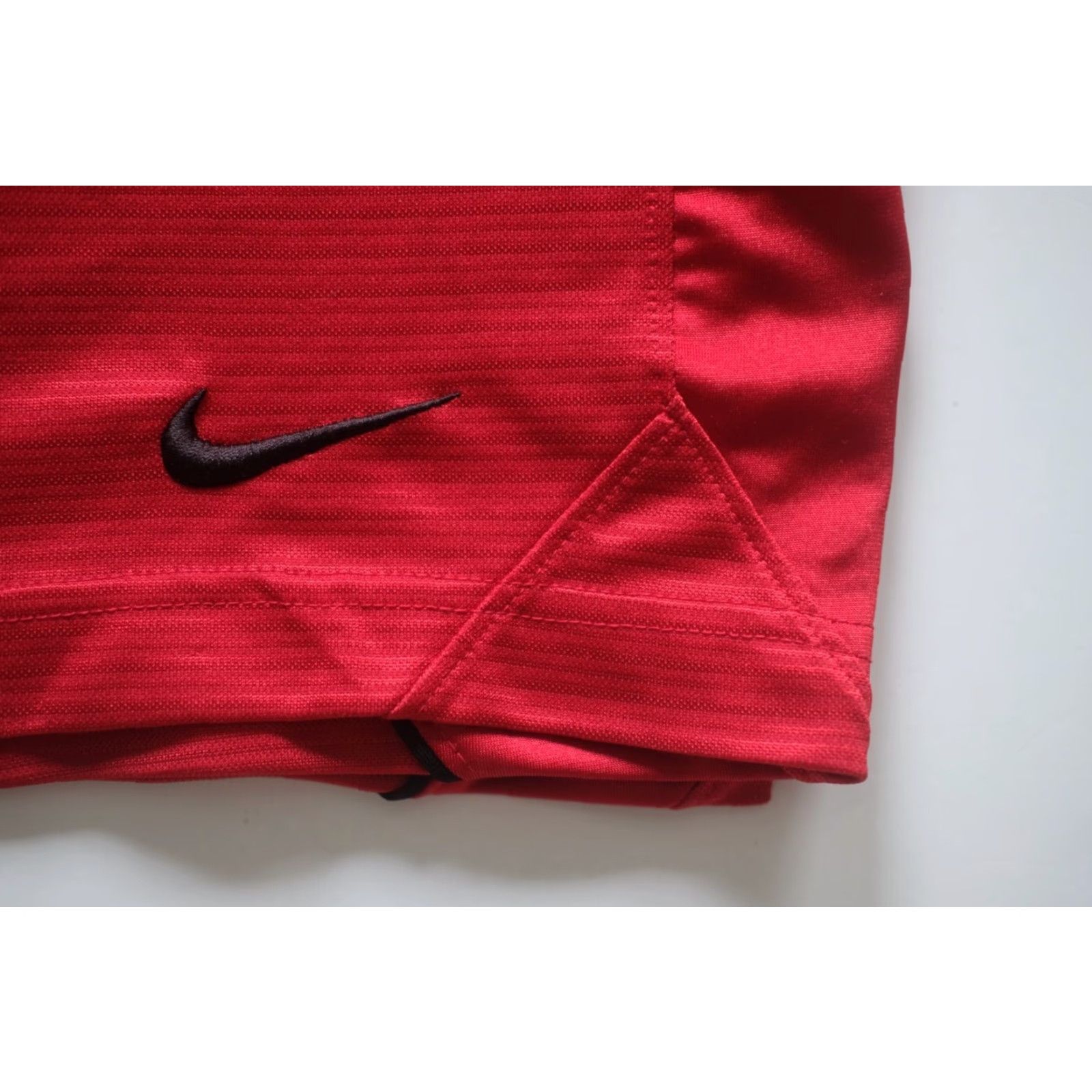 Nike VINTAGE NIKE SWOOSH VTG Y2K RED ACTIVE BLANK ESSENTIAL CORE BASKETBALL 10" SHORTS SZ S MEN 28" WAIST 20" LENGTH 10" INSEAM Size US 29 - 4 Thumbnail