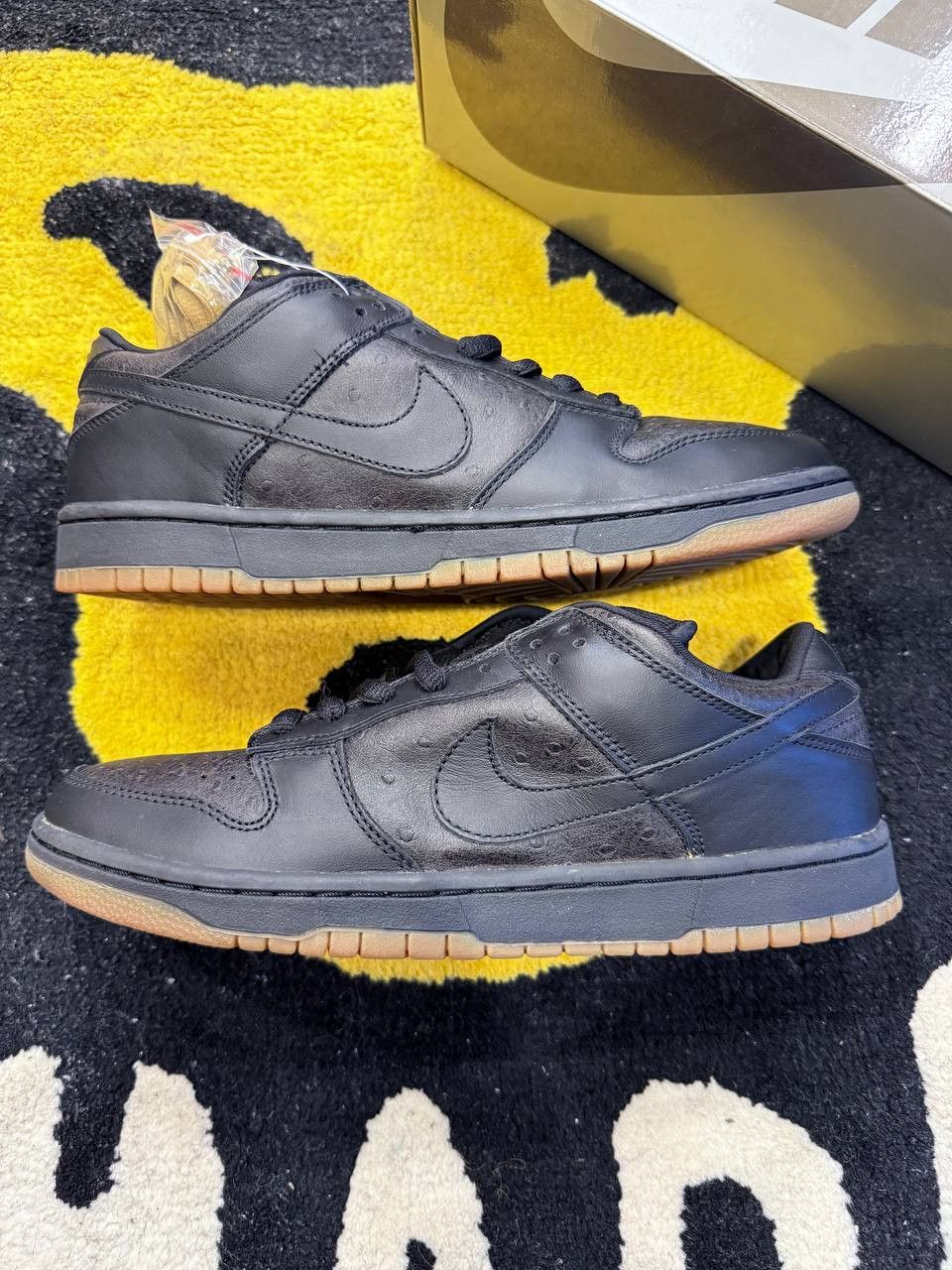Nike Nike SB Dunk Low Ostrich (2003) Size US 10 / EU 43 - 2 Thumbnail