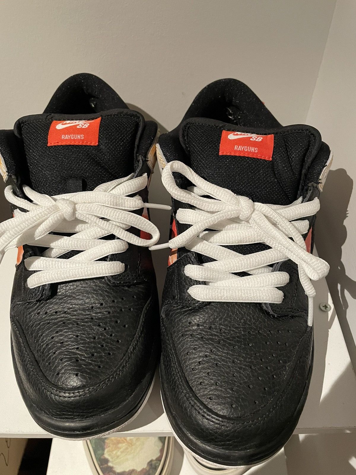 Nike SB Nike SB Dunk Low Raygun Sz 9 Size US 9 / EU 42 - 2 Thumbnail