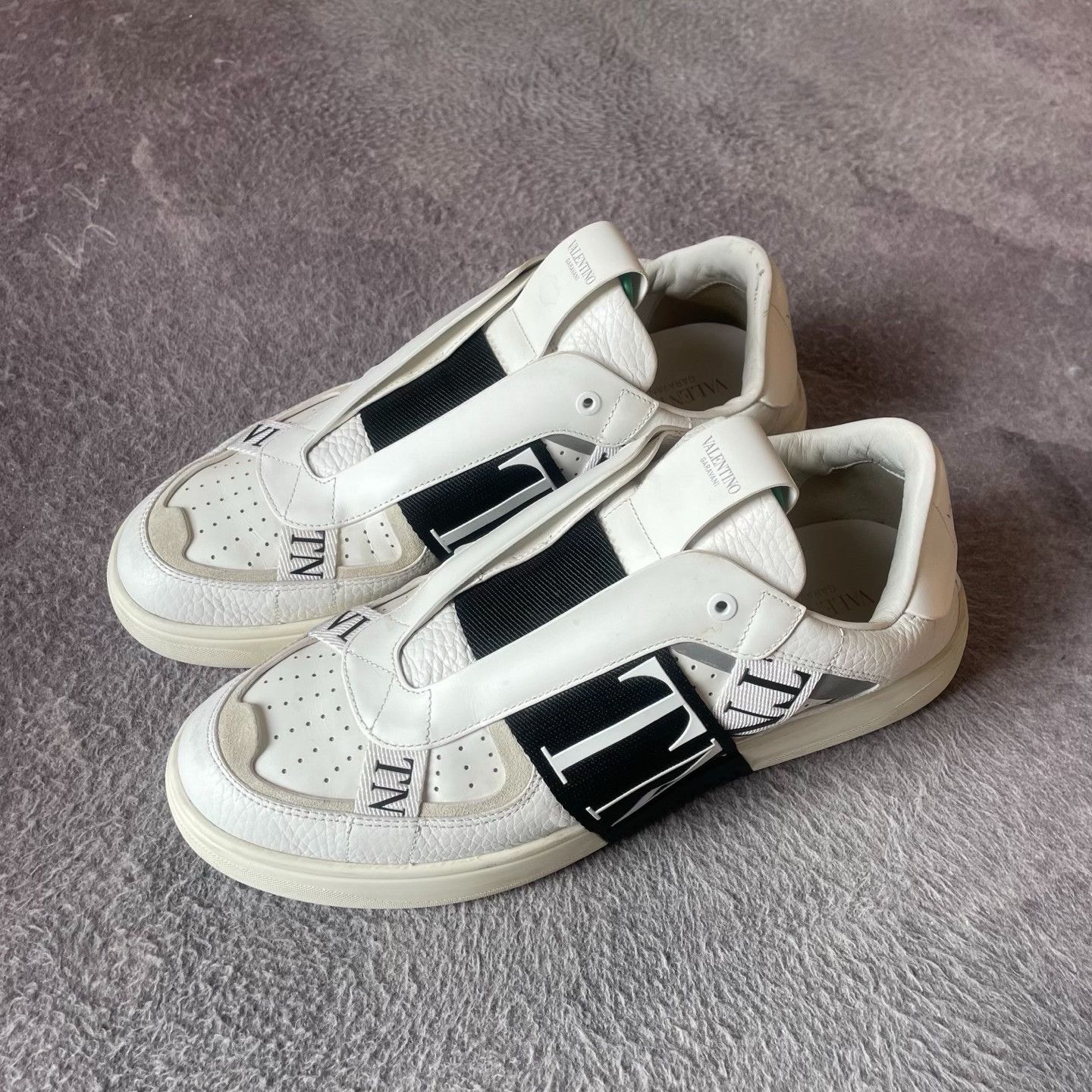 Valentino Valentino Leather Black Lowtop Sneakers S Men Size US 10 / EU 43 - 1 Thumbnail