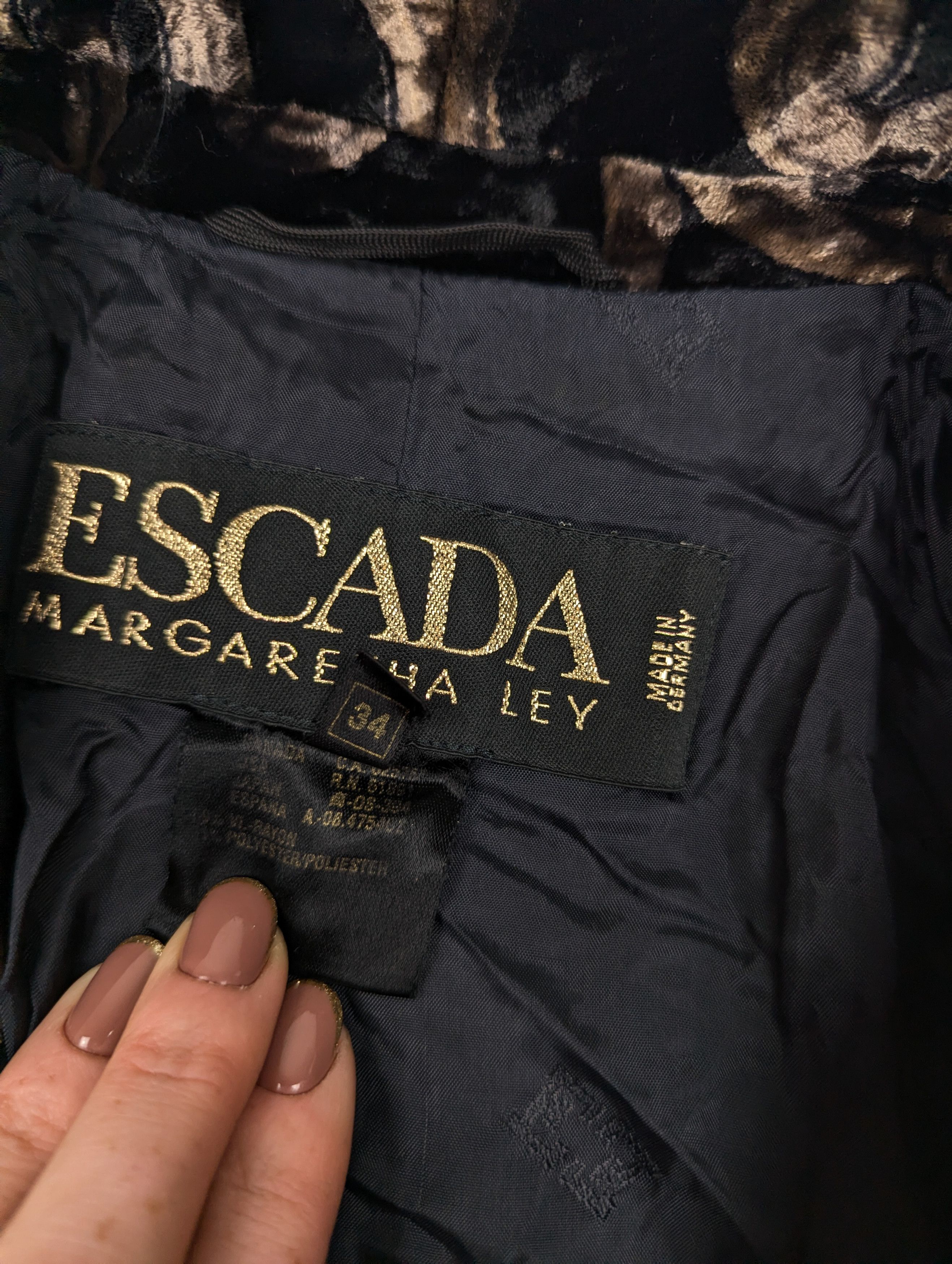 Escada Escada velour black gold blazer jacket XS Size XS / US 0-2 / IT 36-38 - 4 Thumbnail