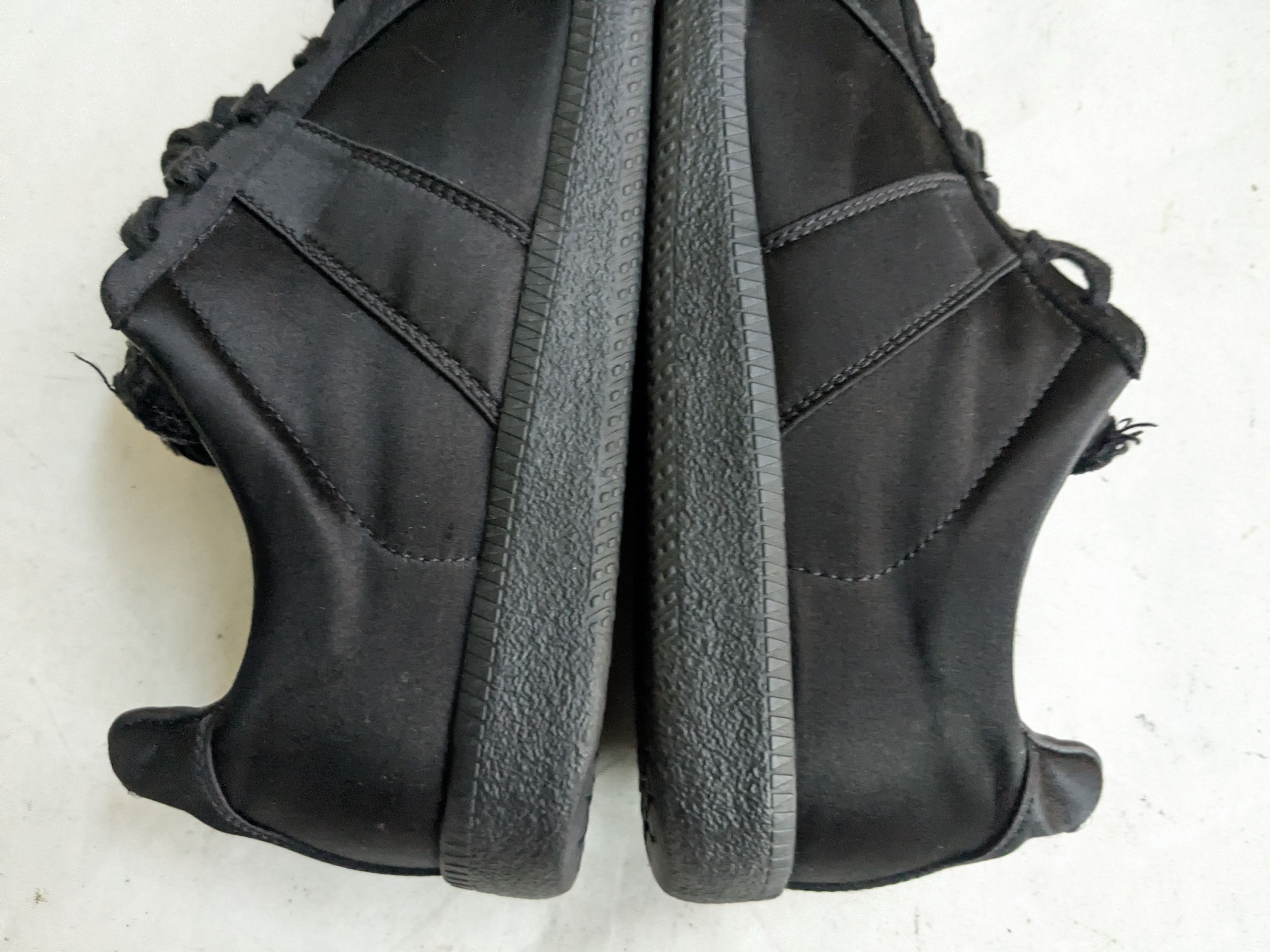 Maison Margiela Maison Margiela GAT Replica Black Satin 9 42 Low Tops Size US 9 / EU 42 - 12 Thumbnail