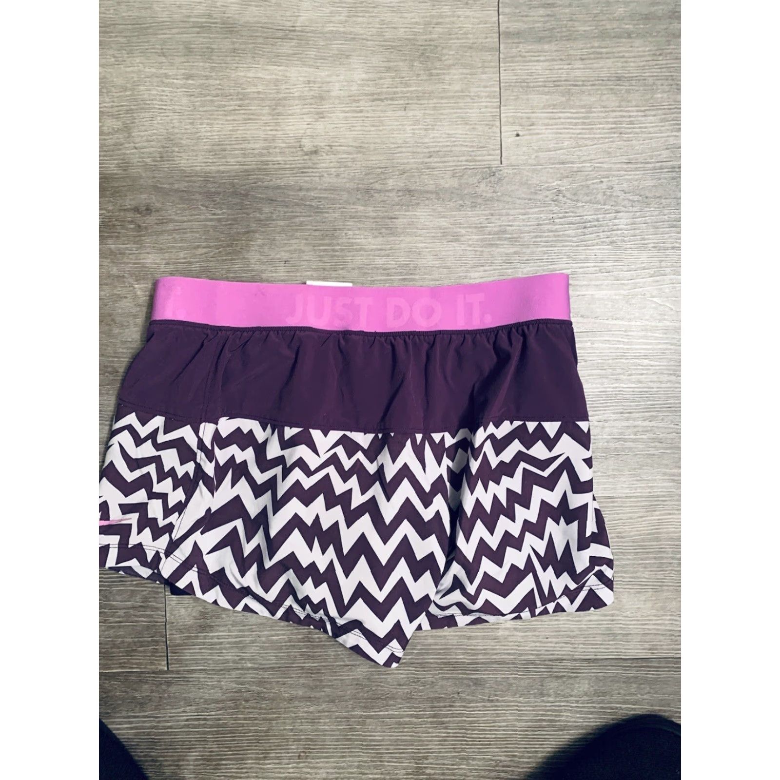 Nike Nike Dri-Fit Zig Zag 2-in-1 Compression Running Shorts Women’s S Purple 4” Size 28" / US 6 / IT 42 - 6 Thumbnail