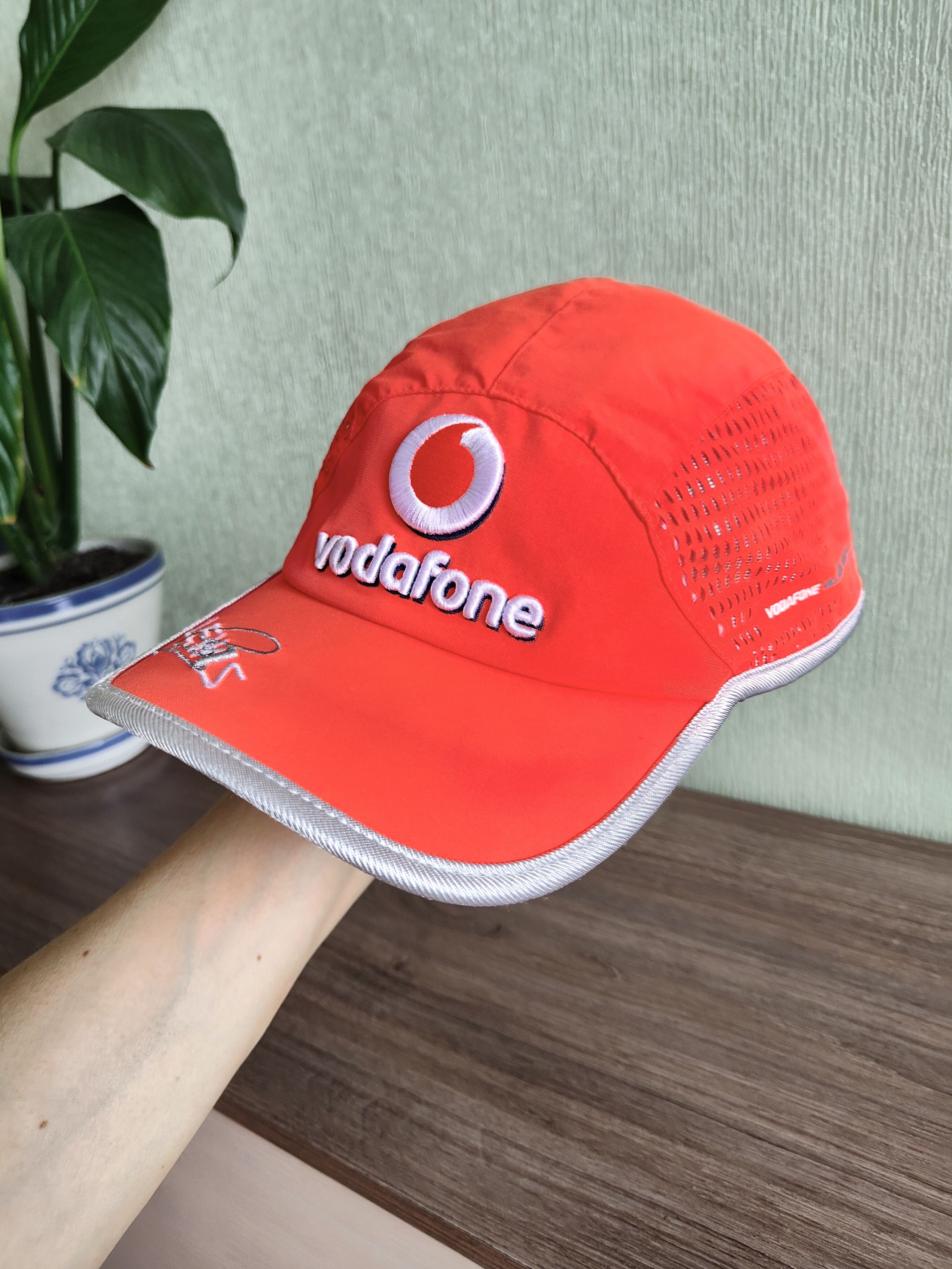 Formula 1 Vintage Vodafone Mclaren Mercedes Lewis Hamilton F1 cap Size ONE SIZE - 4 Thumbnail