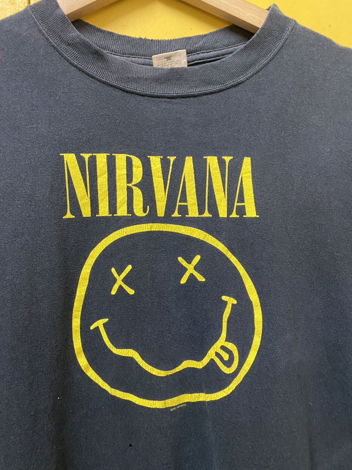 Band Tees Y2K Nirvana Smiles Logo 2003 Crewneck Tee Size US M / EU 48-50 / 2 - 5 Thumbnail