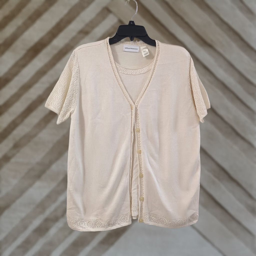 Vintage VINTAGE Alfred Dunner Top Blouse Short Sleeve Creme Embroidered Floral Knit Round Neck L Adult Regular Womens Size L / US 10 / IT 46 - 1 Thumbnail