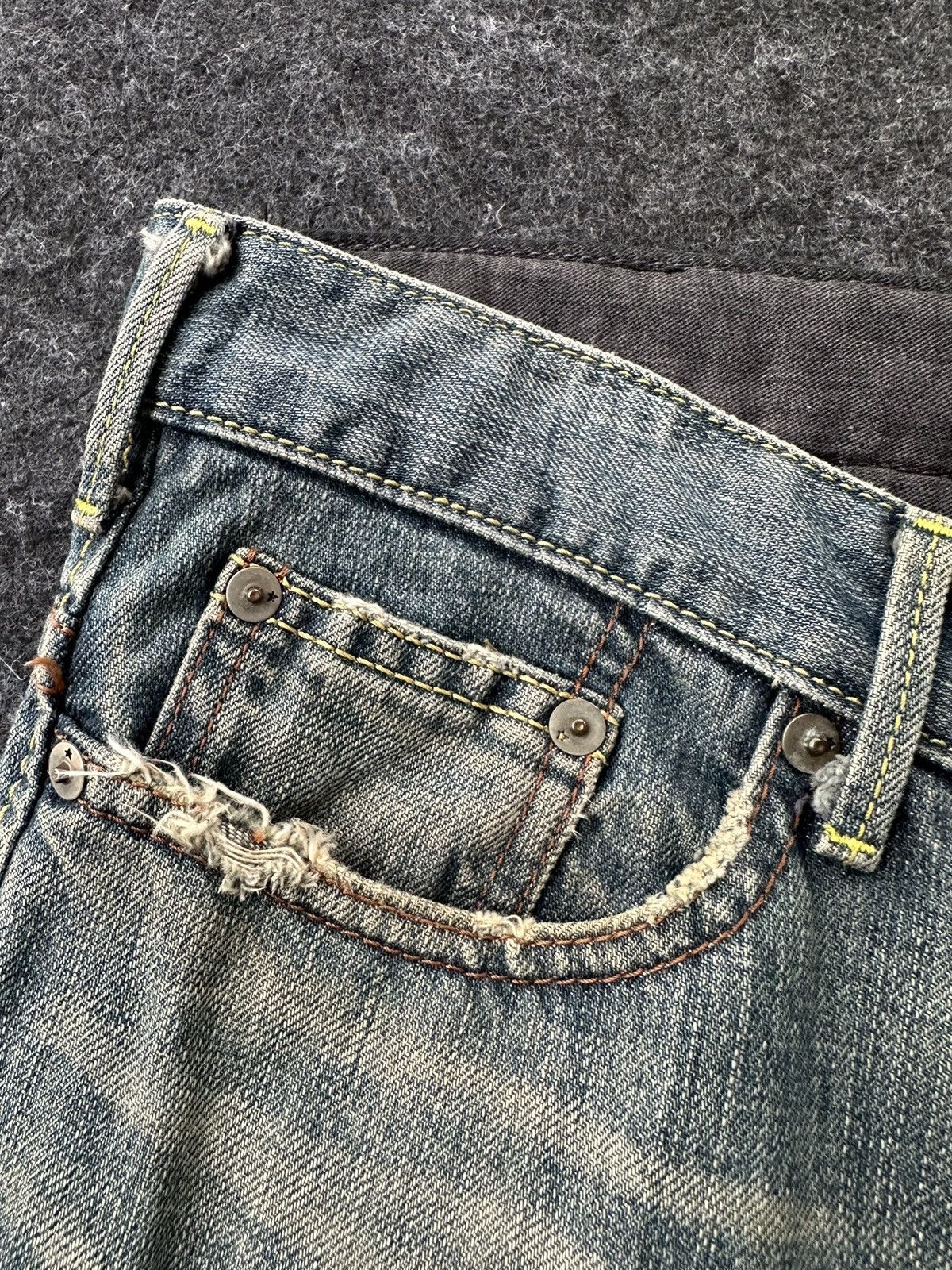 Levi's Vintage Levis Black Star Flare Dirty Style Denim D465 Size US 31 - 14 Thumbnail