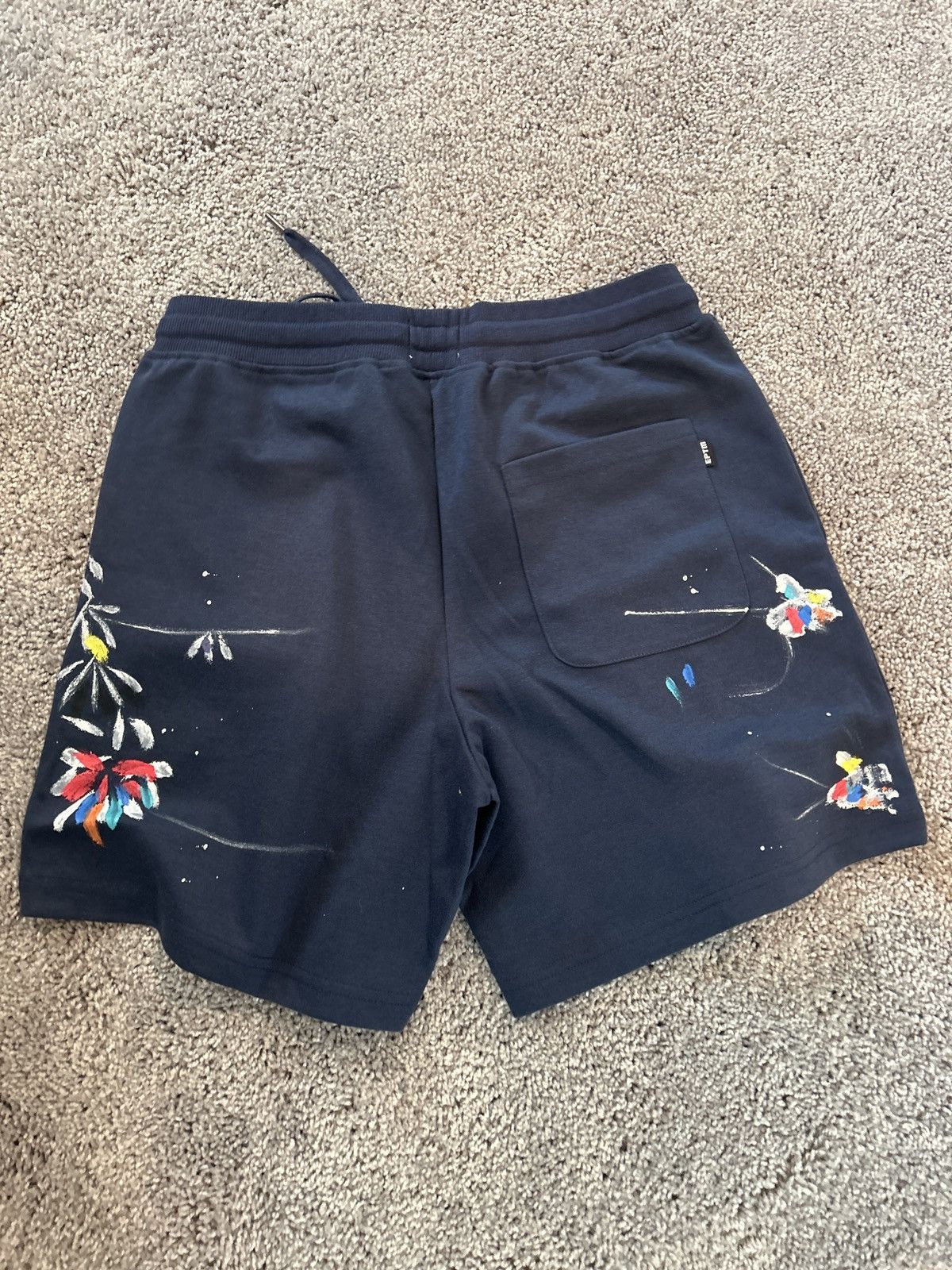 EPTM. EPTM. Shorts Size M Size US 32 / EU 48 - 2 Thumbnail