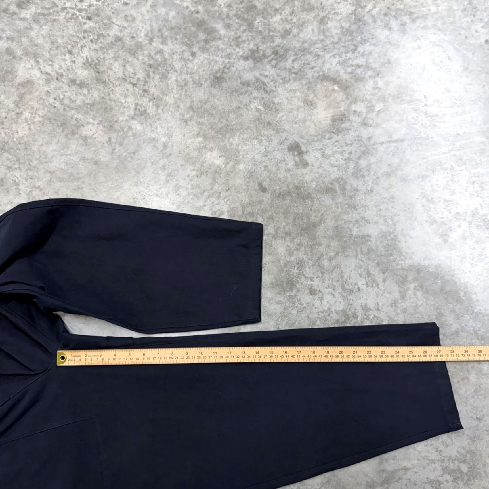 Lululemon Lululemon Joggers Pants Mens Large Black Tapered Leg Woven Canvas Elastic Waist Pockets Size US 33 - 7 Thumbnail