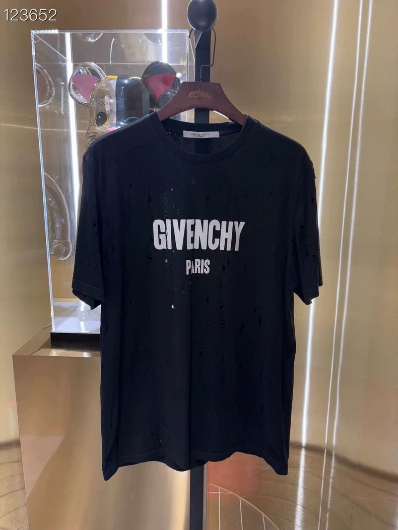 Givenchy Givenchy 040859 H207 classic ripped short-sleeve Size US M / EU 48-50 / 2 - 1 Thumbnail