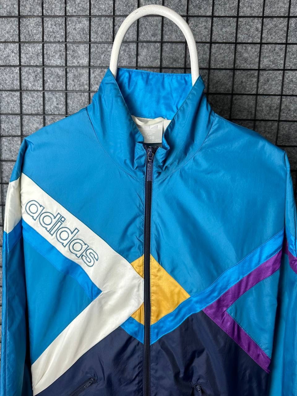 Vintage Vintage Adidas windbreaker track jacket size Medium Size US M / EU 48-50 / 2 - 2 Thumbnail