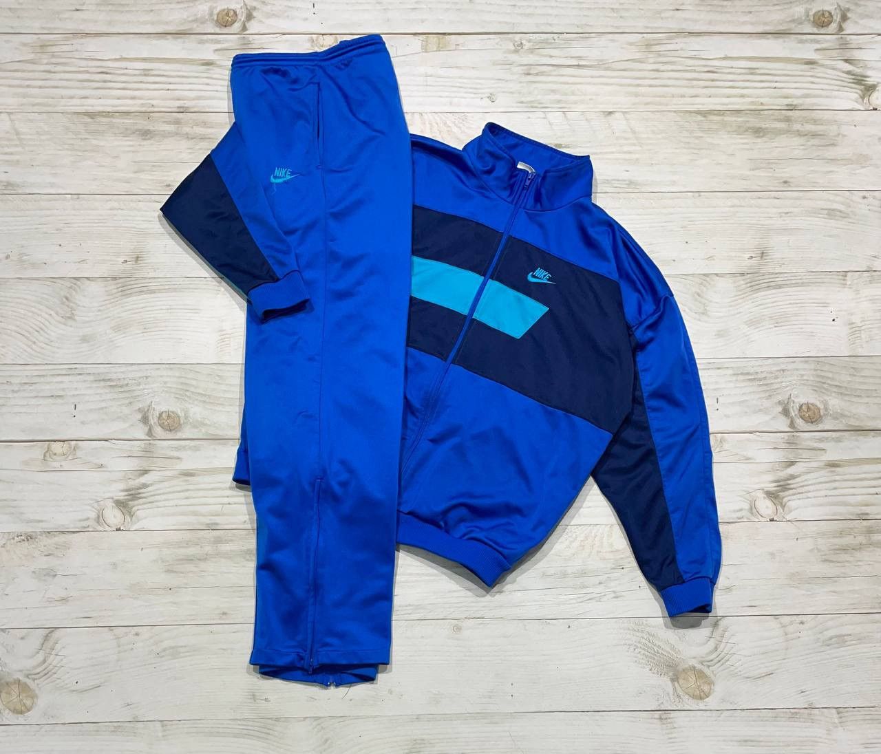 Nike Vintage Nike Tracksuit Jacket And Pants Size US L / EU 52-54 / 3 - 1 Thumbnail