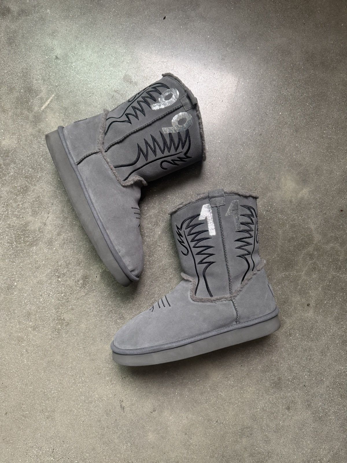 bazo1199 グレー ブーツ　EU41 Other × Ugg Bazo 1199 Cowboy Hugs Boot | Grailed