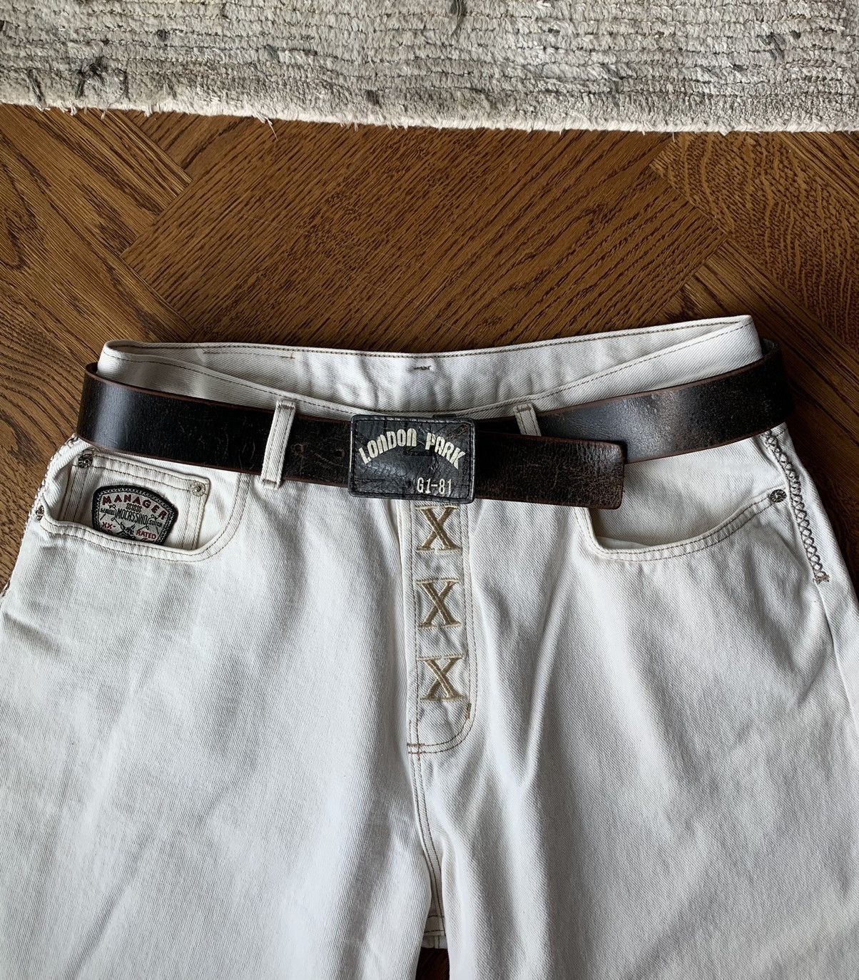 Guess × Vintage Y2K Guess Distressed Leather Belt London Park Large 2000s Size ONE SIZE - 2 Thumbnail