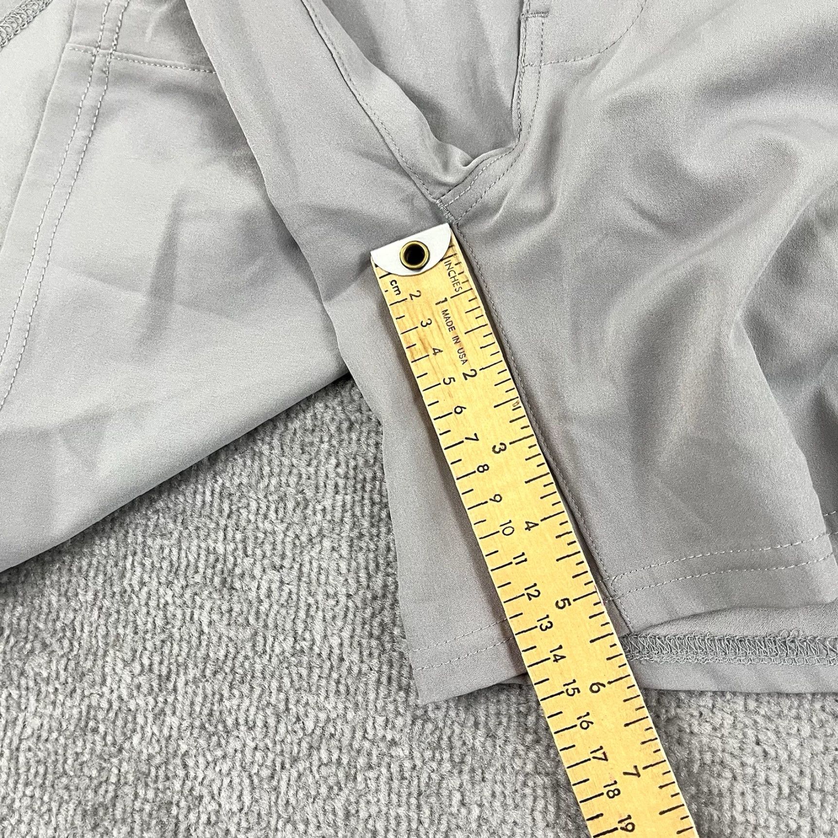 Vintage Huk Pursuit Shorts Mens Size 42 / 5.5" Gray Stretch Chino Casual Outdoor Fishing Activewear Cooler Pockets Breathable Regular Rise 42 in Waist Men Size US 42 / EU 58 - 7 Thumbnail