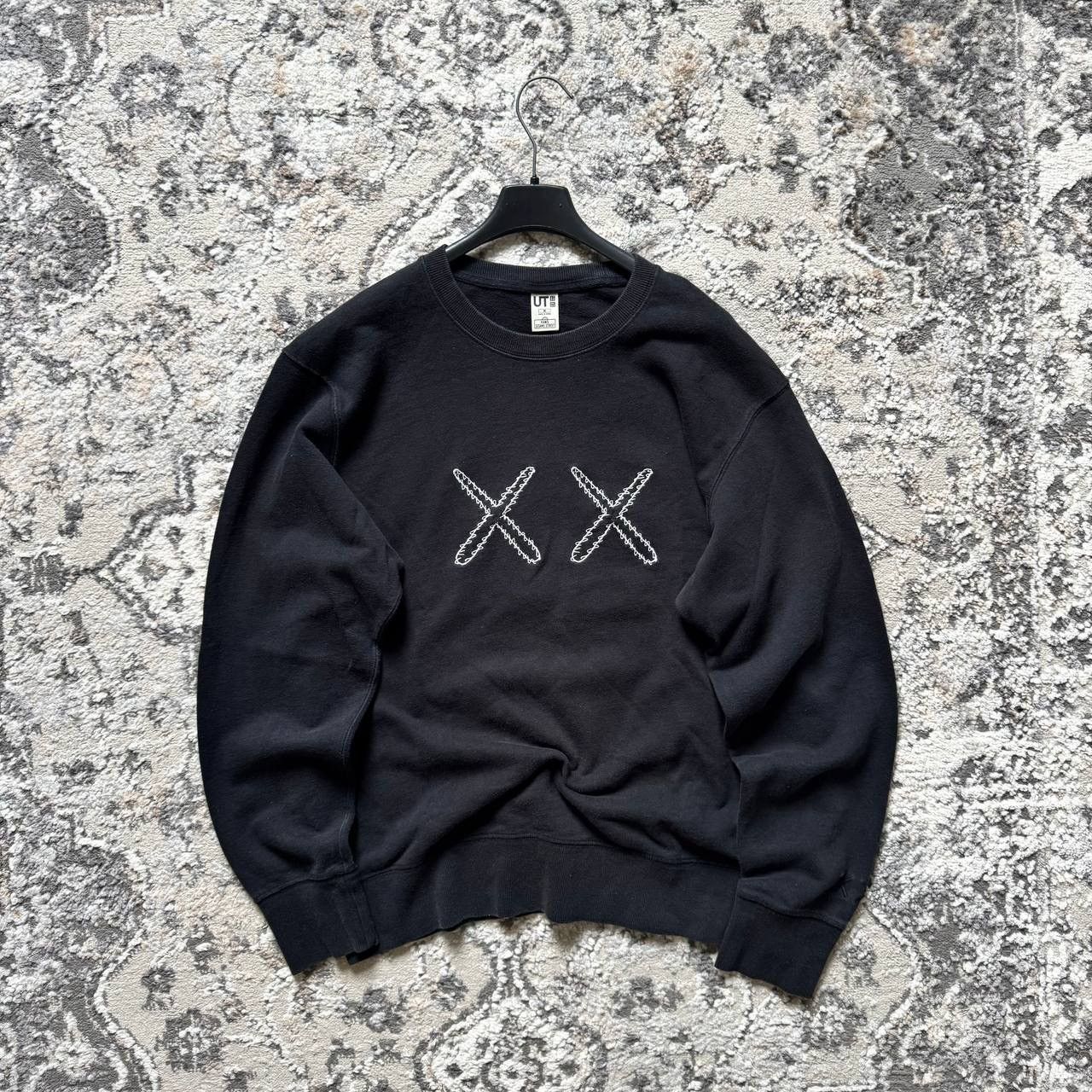 Kaws × Uniqlo Uniqlo x Kaws Crewneck Sweatshirt Size US M / EU 48-50 / 2 - 1 Thumbnail
