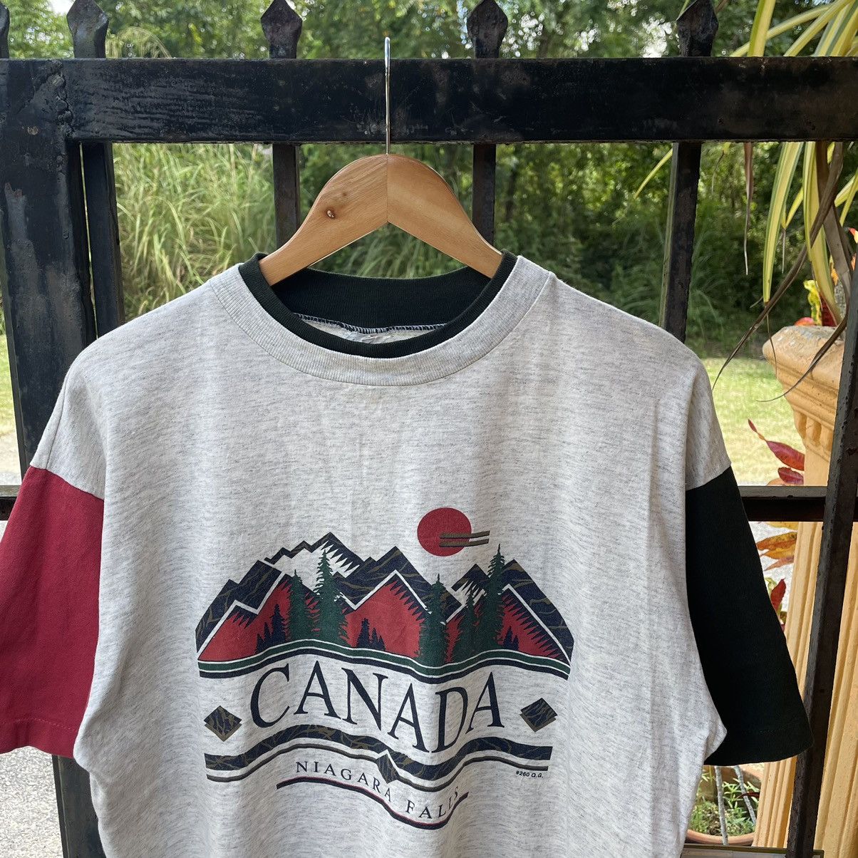 Vintage 🔥Vintage 90s Canada Niagara Falls Big Image Tricolour Tee Size US L / EU 52-54 / 3 - 3 Thumbnail