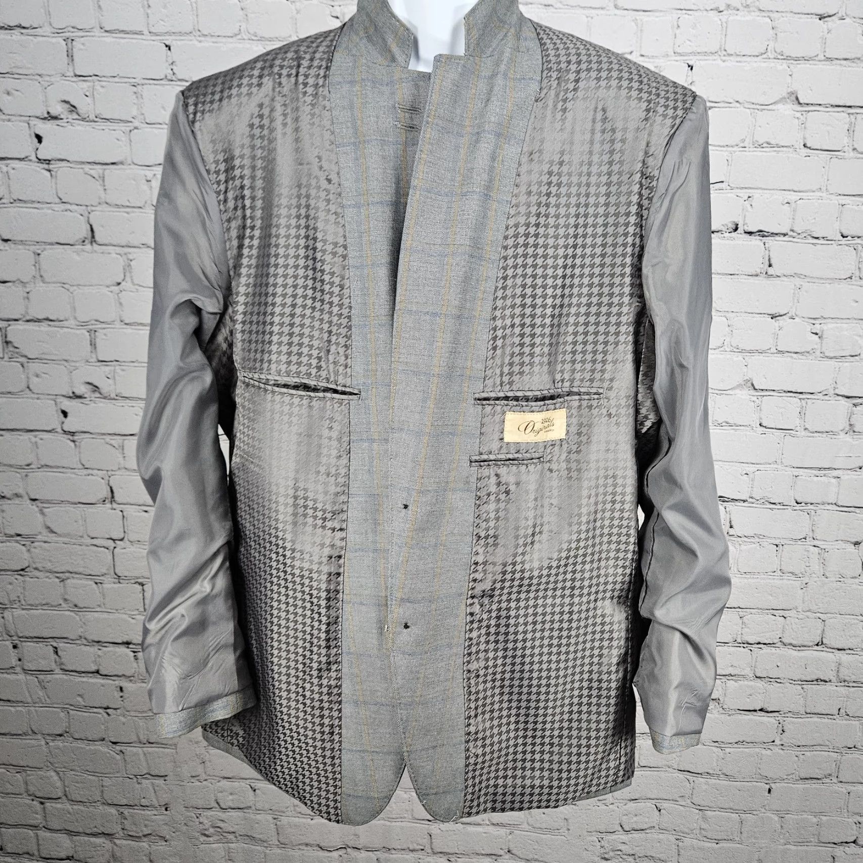 Haggar Haggar Co Originals Blazer Sport Coat 44R Grey Windowpane 2 Button Notch Single-Breasted Four-Button Double-Vented Mens Jacket Size 44R - 6 Thumbnail