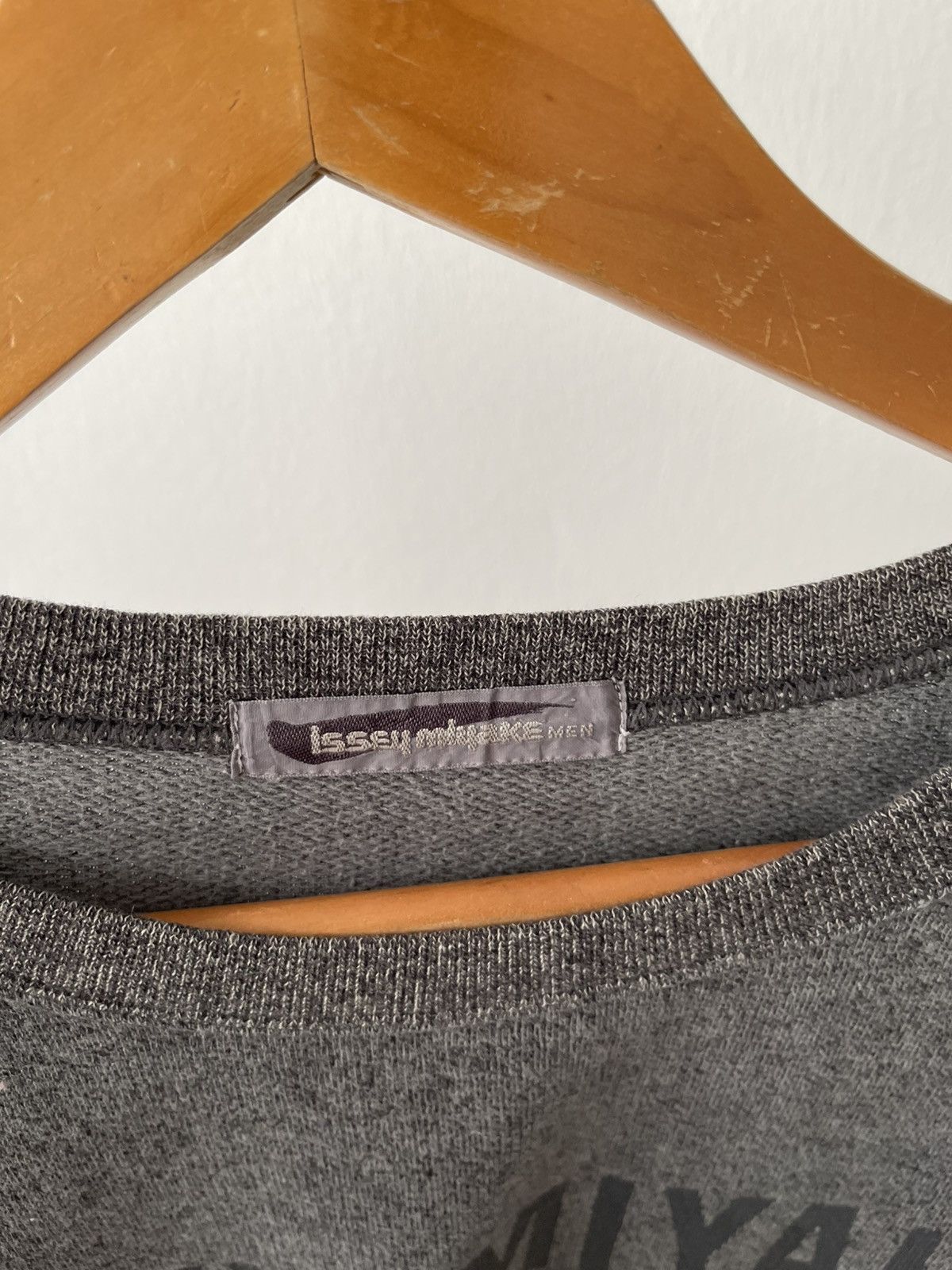 Designer × Issey Miyake × Japanese Brand 80s Issey Miyake SpellOut Sweatshirt Size US M / EU 48-50 / 2 - 8 Thumbnail