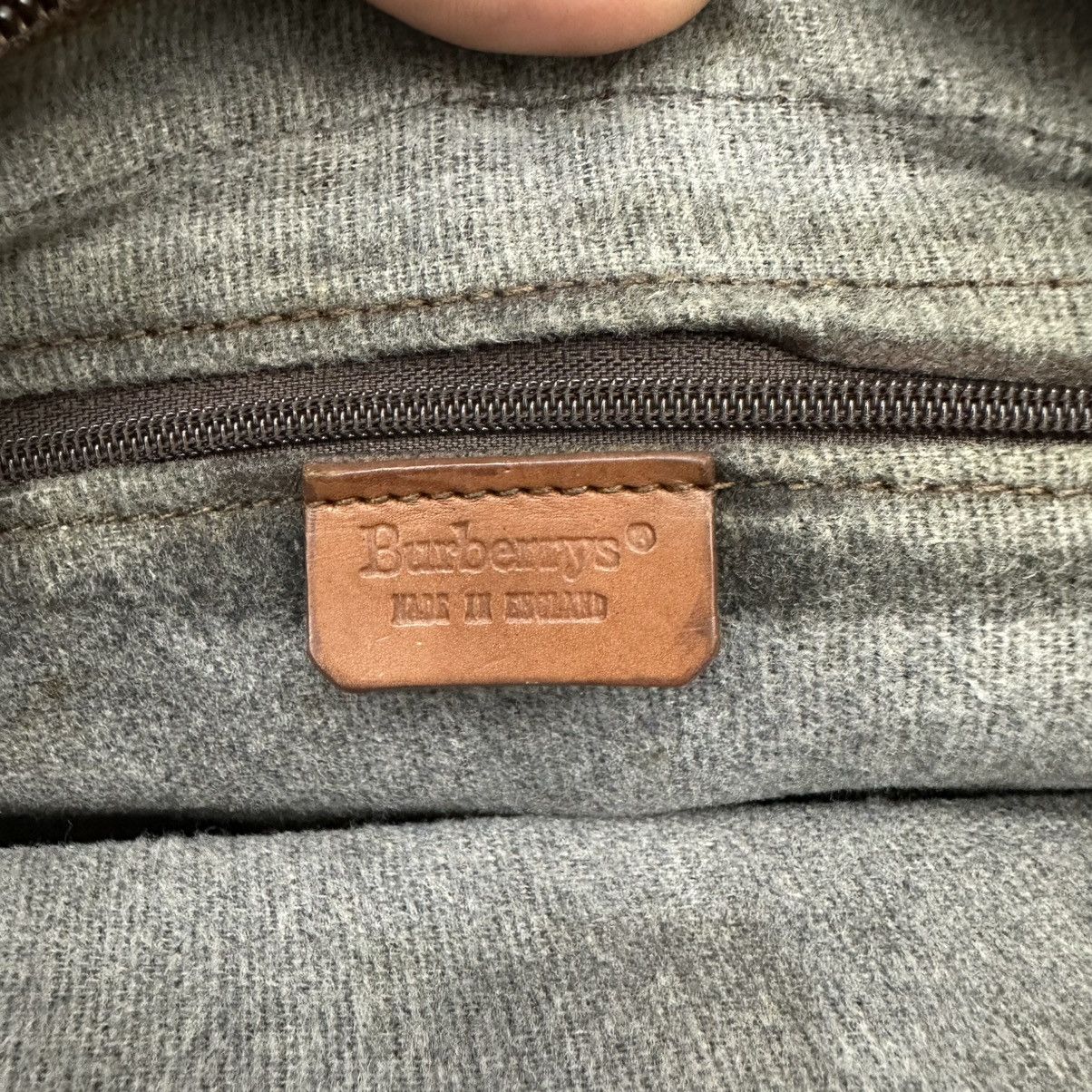 Burberry ‼️YES‼️ AUTH. VINTAGE BURBERRY NOVA CHECK CLUTCH SHOULDER BAG Size ONE SIZE - 16 Thumbnail