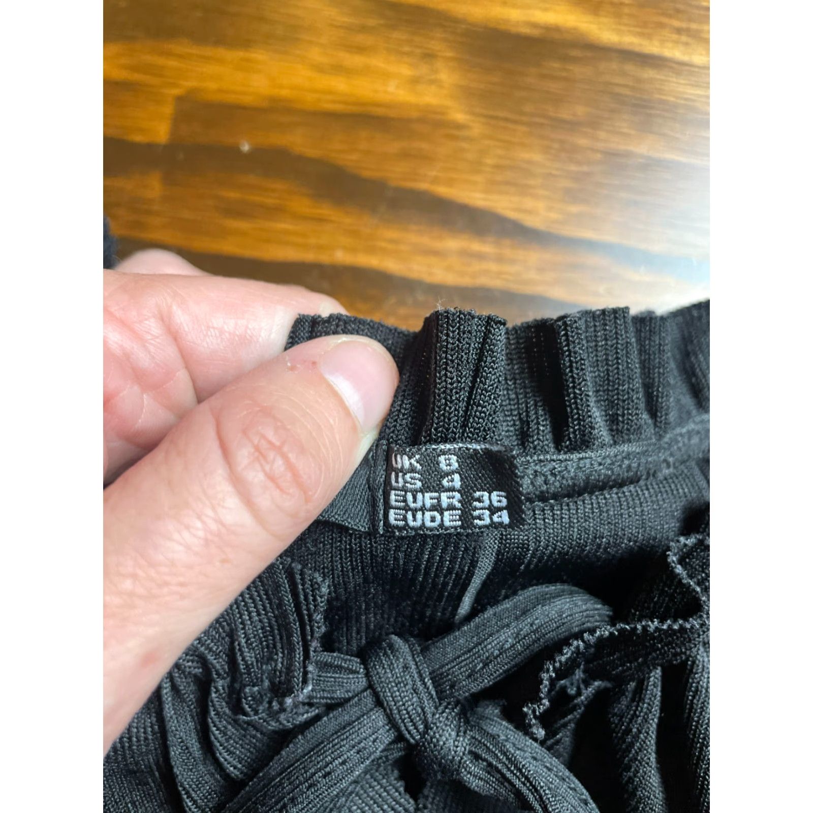 Boohoo Boohoo Shirt Womens Size 4 Black Cropped Off Shoulder Short Sleeve T-Shirt Modern Cropped Size S / US 4 / IT 40 - 7 Thumbnail