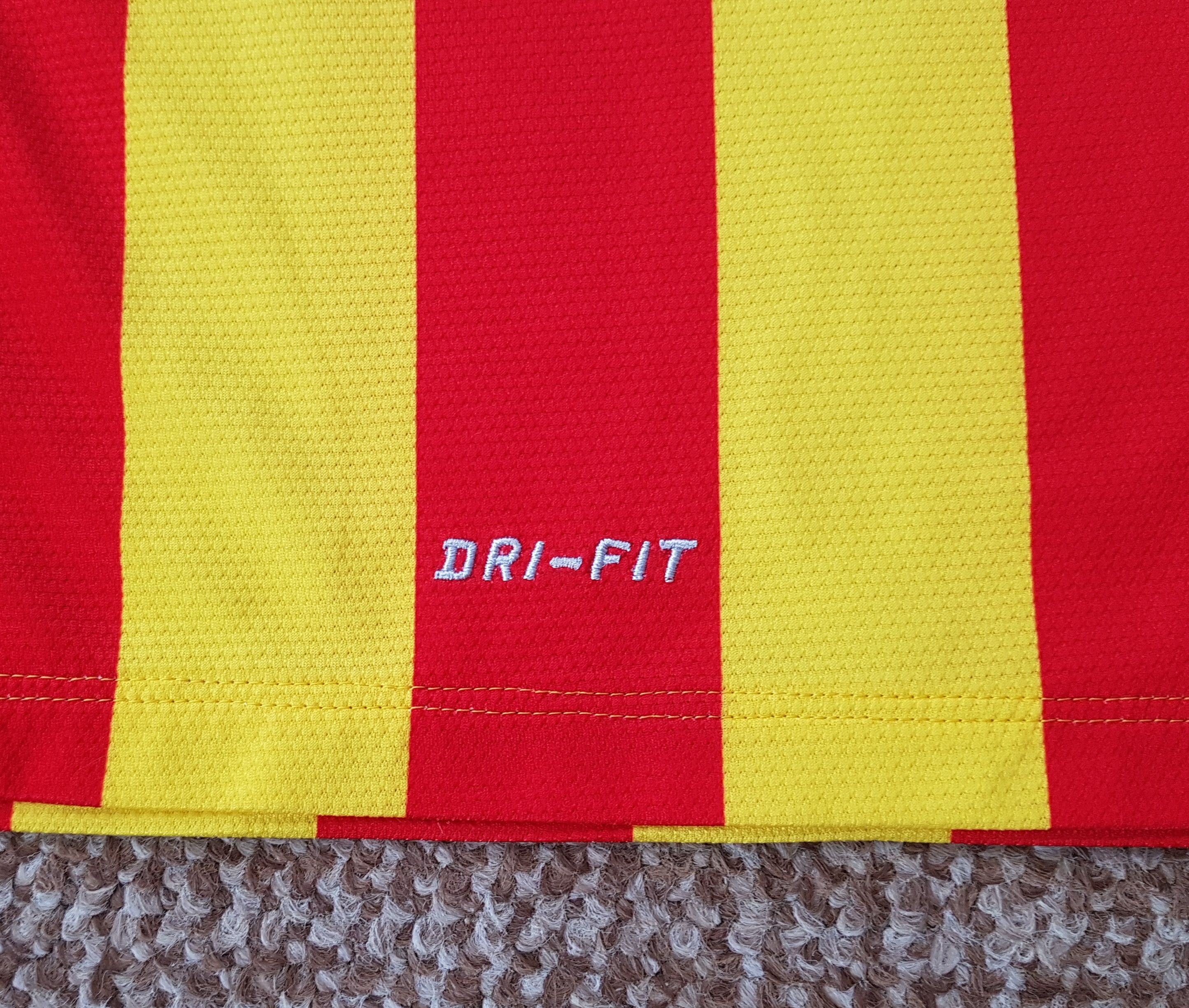 Nike Nike Barcelona Catalan Kit 2013-14 Football Soccer Jersey Size US L / EU 52-54 / 3 - 11 Thumbnail