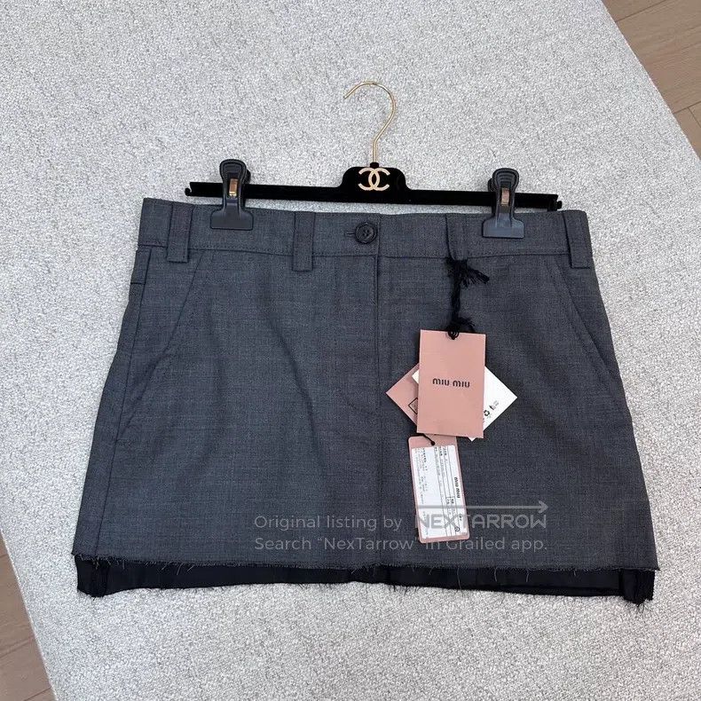 Miu Miu Miu Miu 40 Embroidered overskirt on the back. Size 39" - 4 Thumbnail