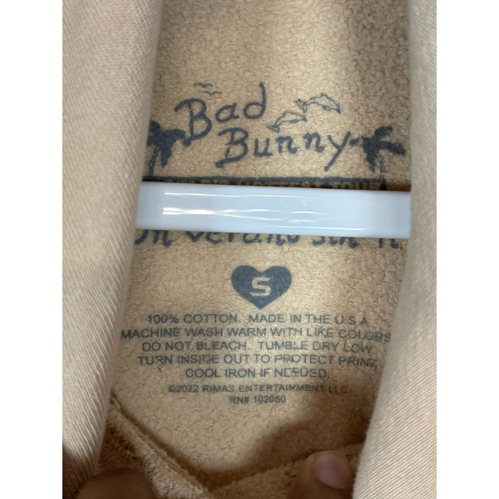 Other Bad Bunny Un Verano Sin Ti Worlds Hottest Tour Island Hoodie Size US S / EU 44-46 / 1 - 7 Thumbnail