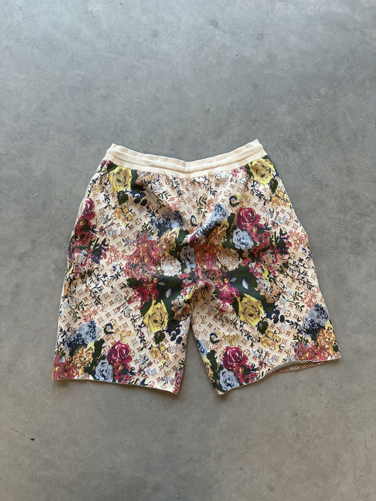 Louis Vuitton Louis vuitton beige multicolor floral monogram shorts Size US 38 / EU 54 - 3 Thumbnail
