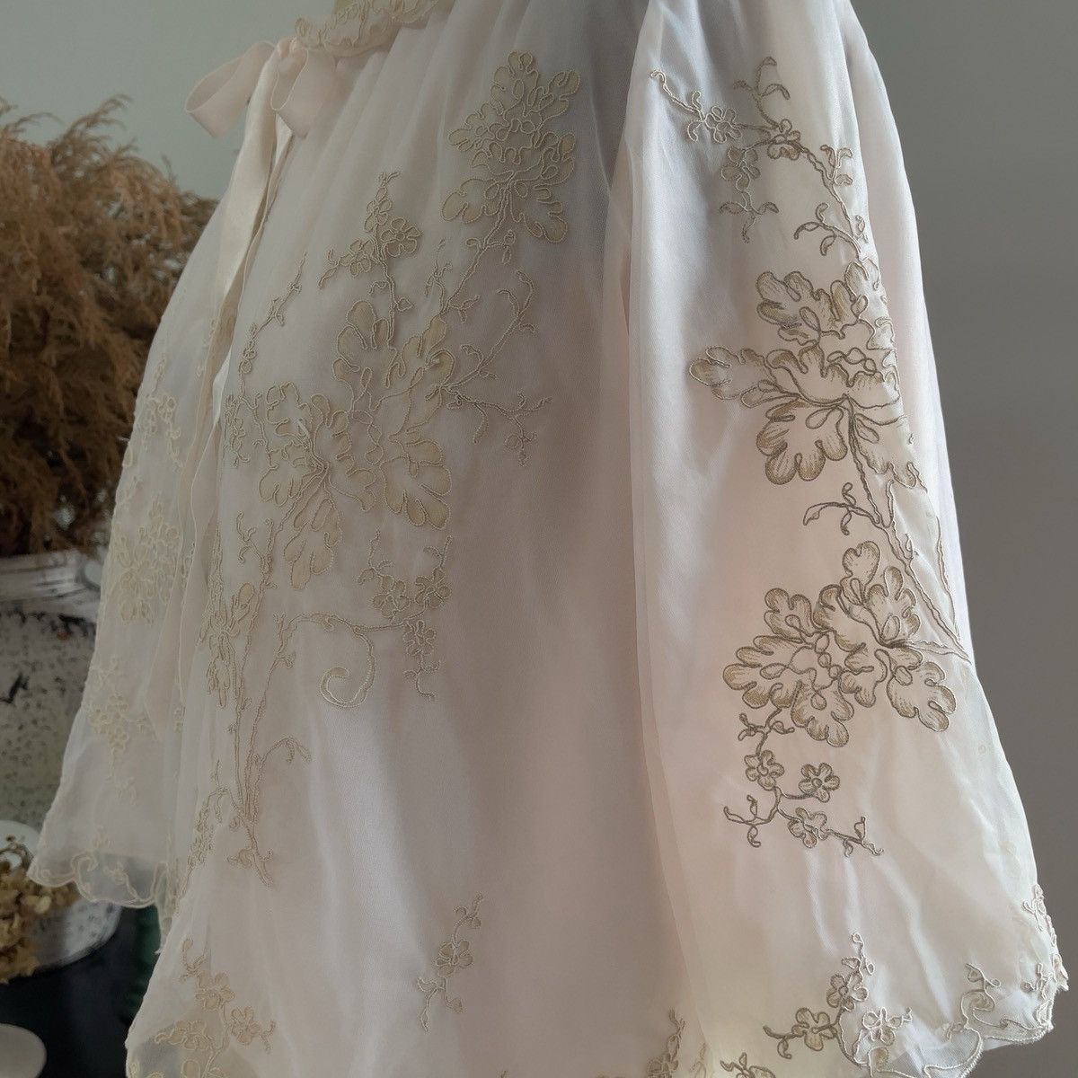 Vintage Vintage 1960s Pale Pink Embroidered Chiffon Bed Jacket (S–M) Size M / US 6-8 / IT 42-44 - 10 Thumbnail