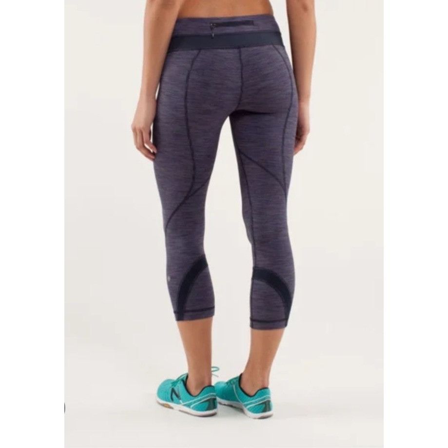 Lululemon Lululemon Run: Inspire Crop IIWee Are From Space Deep Indigo Size 27" / US 4 / IT 40 - 4 Thumbnail